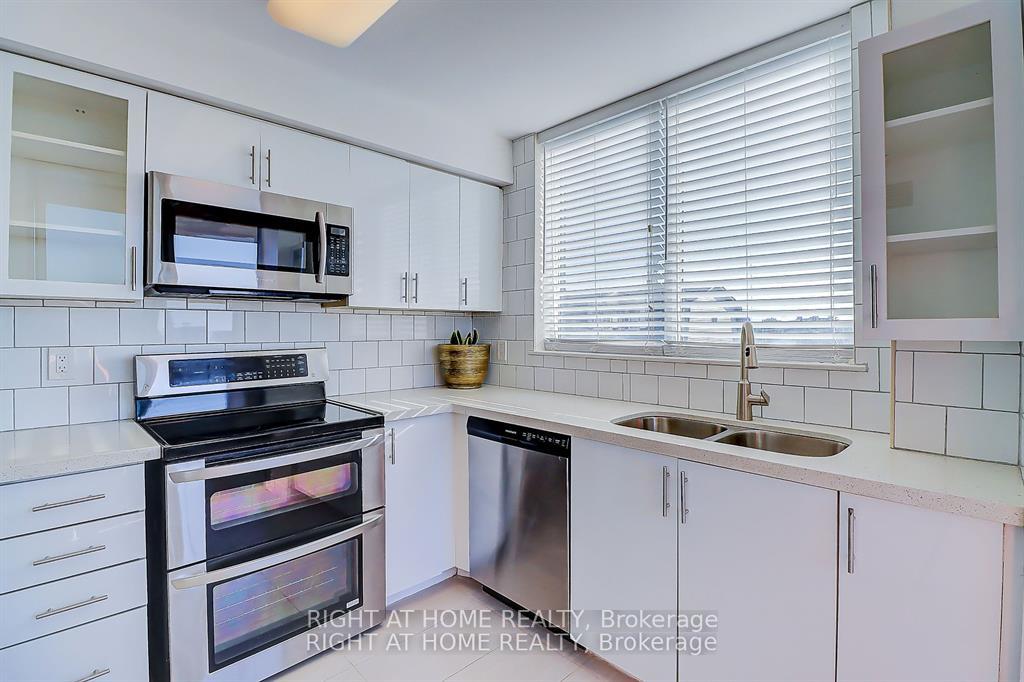Photo 14 of Unit 404, 1625 Pickering Parkway, Pickering, Village East — HOMEH