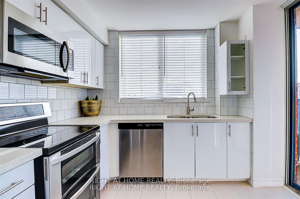 Photo 15 of Unit 404, 1625 Pickering Parkway, Pickering, Village East — HOMEH