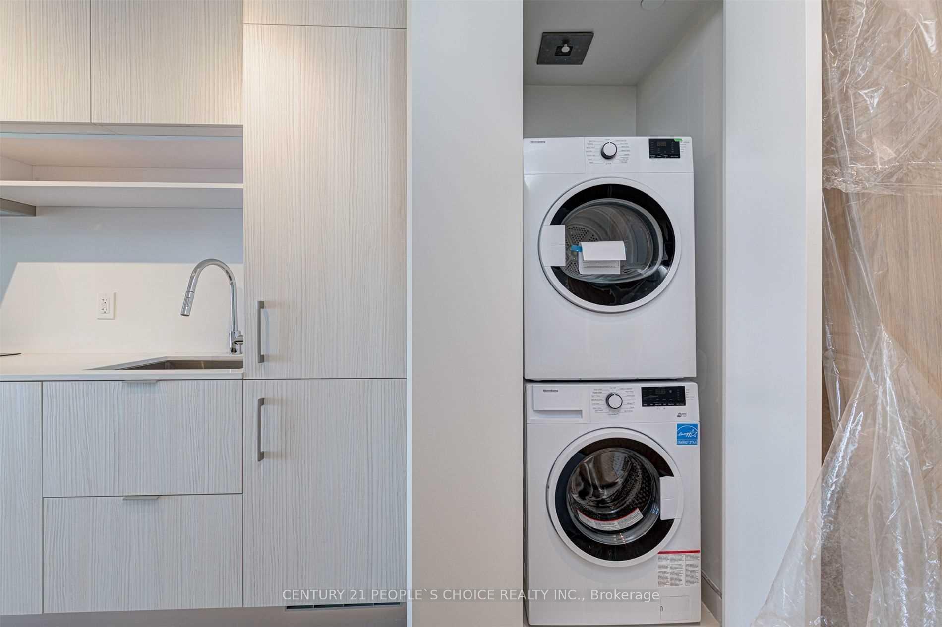 Photo 6 of Unit 3006, 5 Soudan Avenue, Toronto, Mount Pleasant West — HOMEH