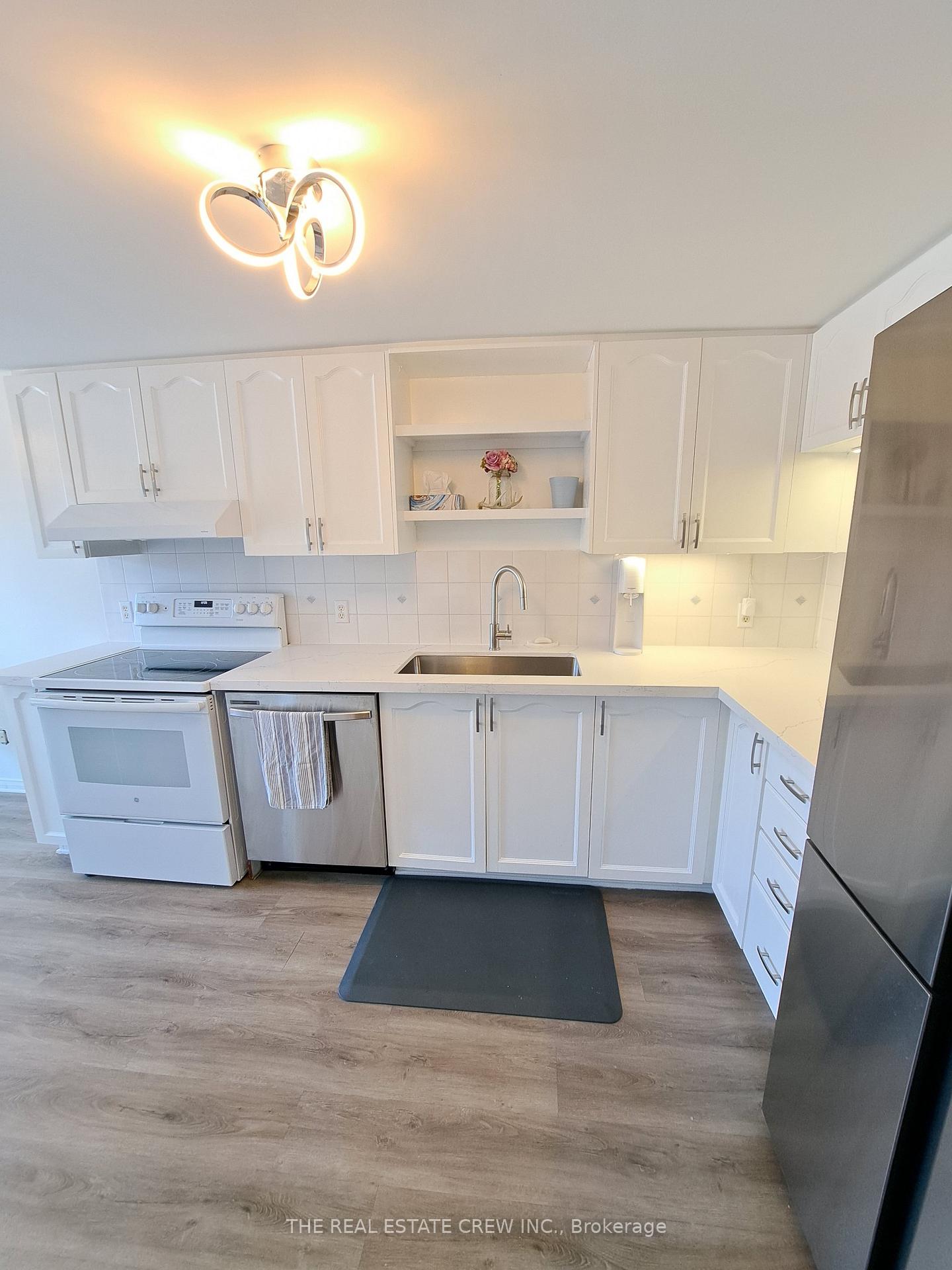 Photo 5 of 1125 Gablefield Pvt, Ottawa, Beaconwood — HOMEH