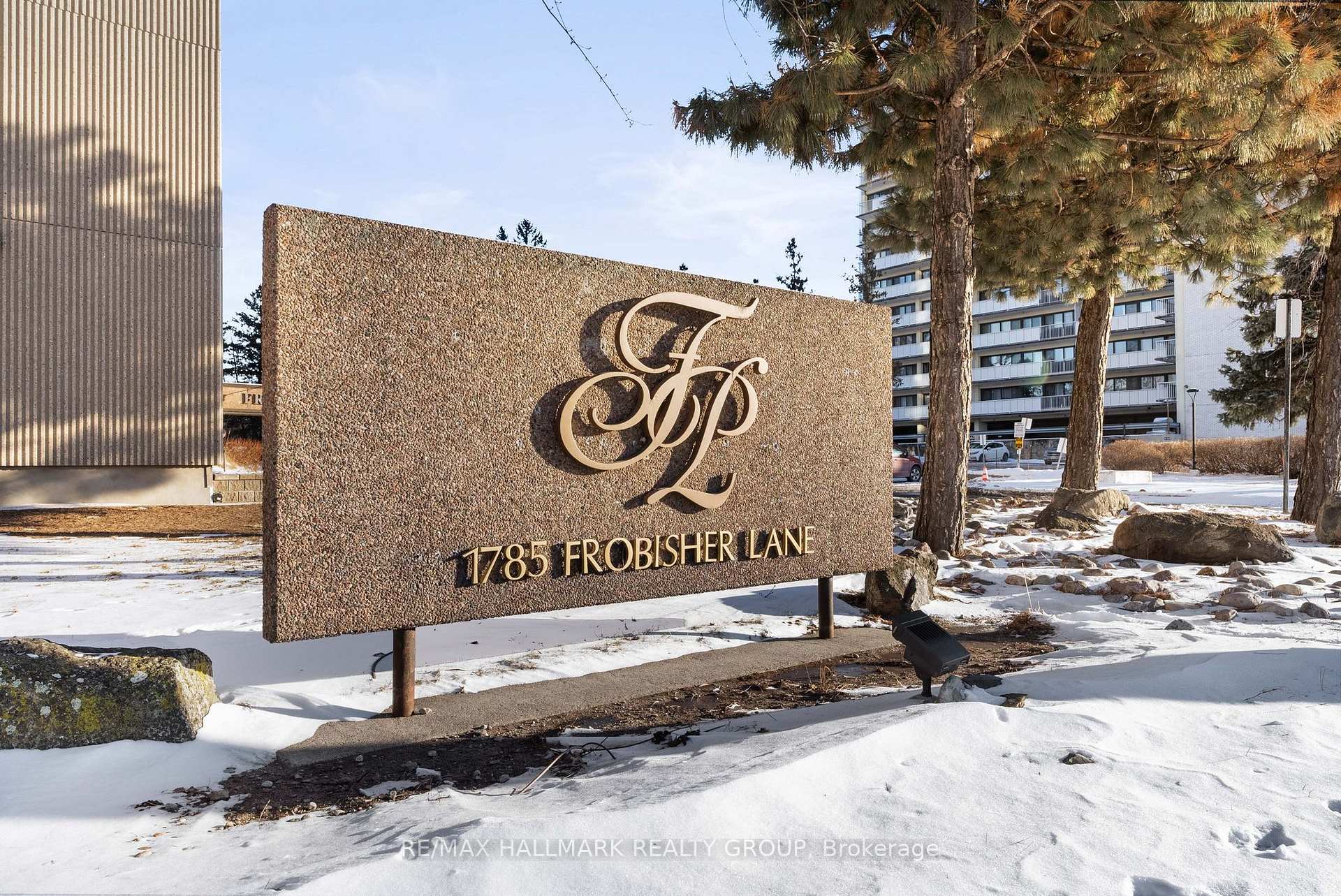 Photo 3 of Unit 2008, 1785 Frobisher Lane, Ottawa, Riverview Park — HOMEH