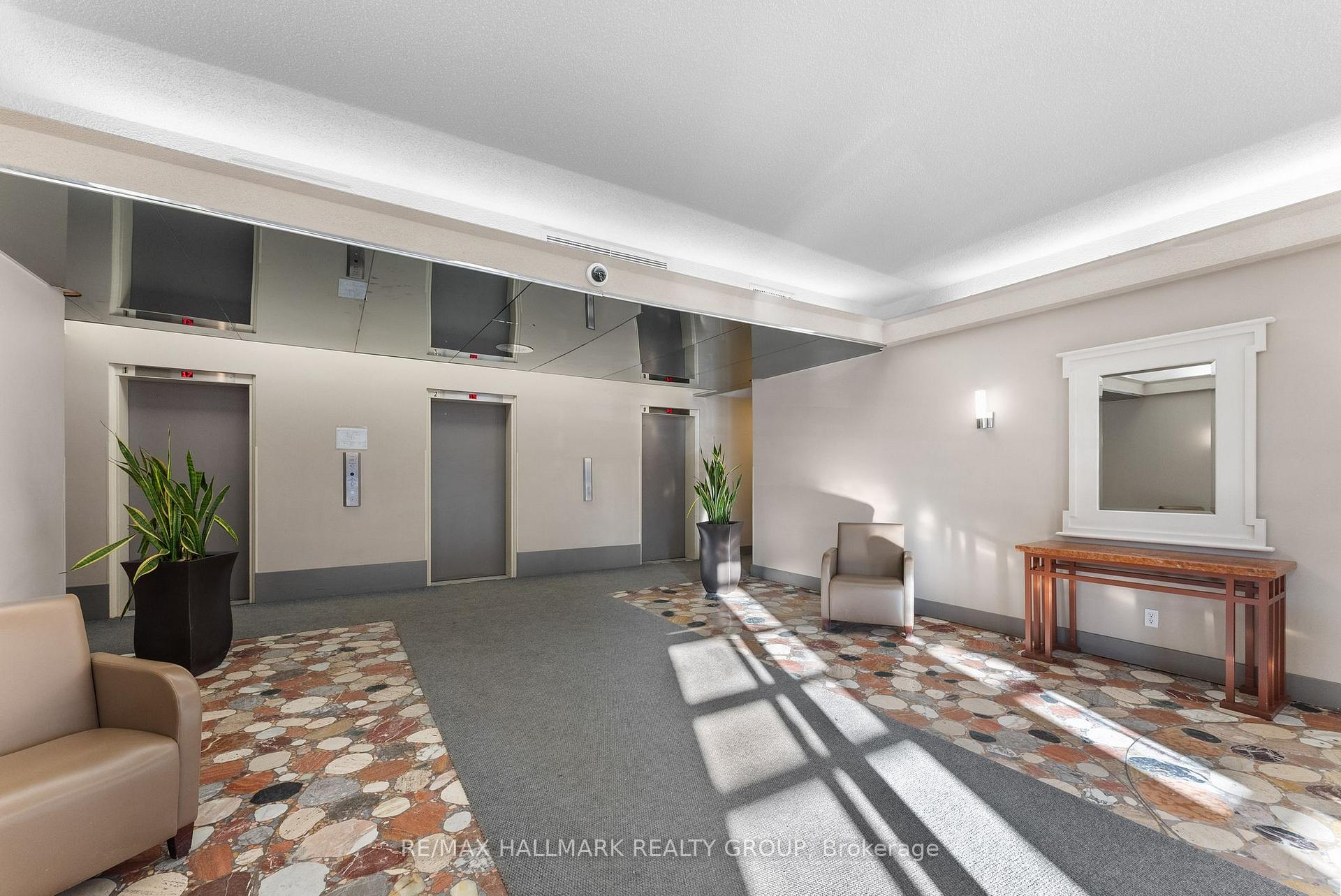 Photo 8 of Unit 2008, 1785 Frobisher Lane, Ottawa, Riverview Park — HOMEH