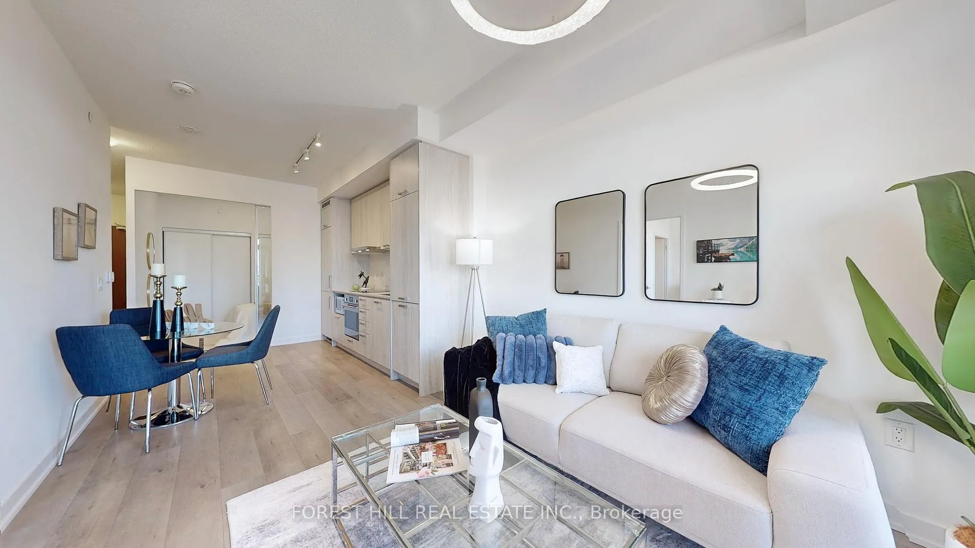 Photo 4 of Unit 818, 38 Honeycrisp Crescent, Vaughan, Vaughan Corporate Centre — HOMEH