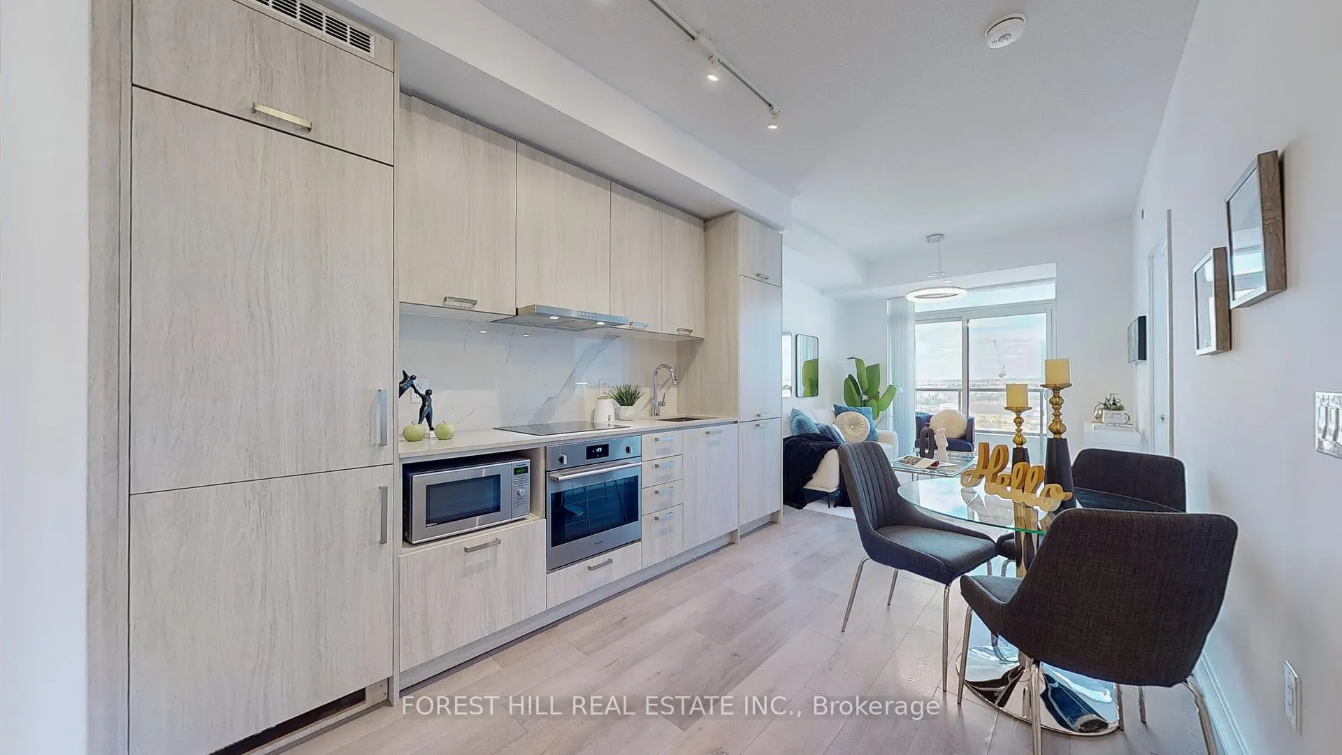 Photo 5 of Unit 818, 38 Honeycrisp Crescent, Vaughan, Vaughan Corporate Centre — HOMEH
