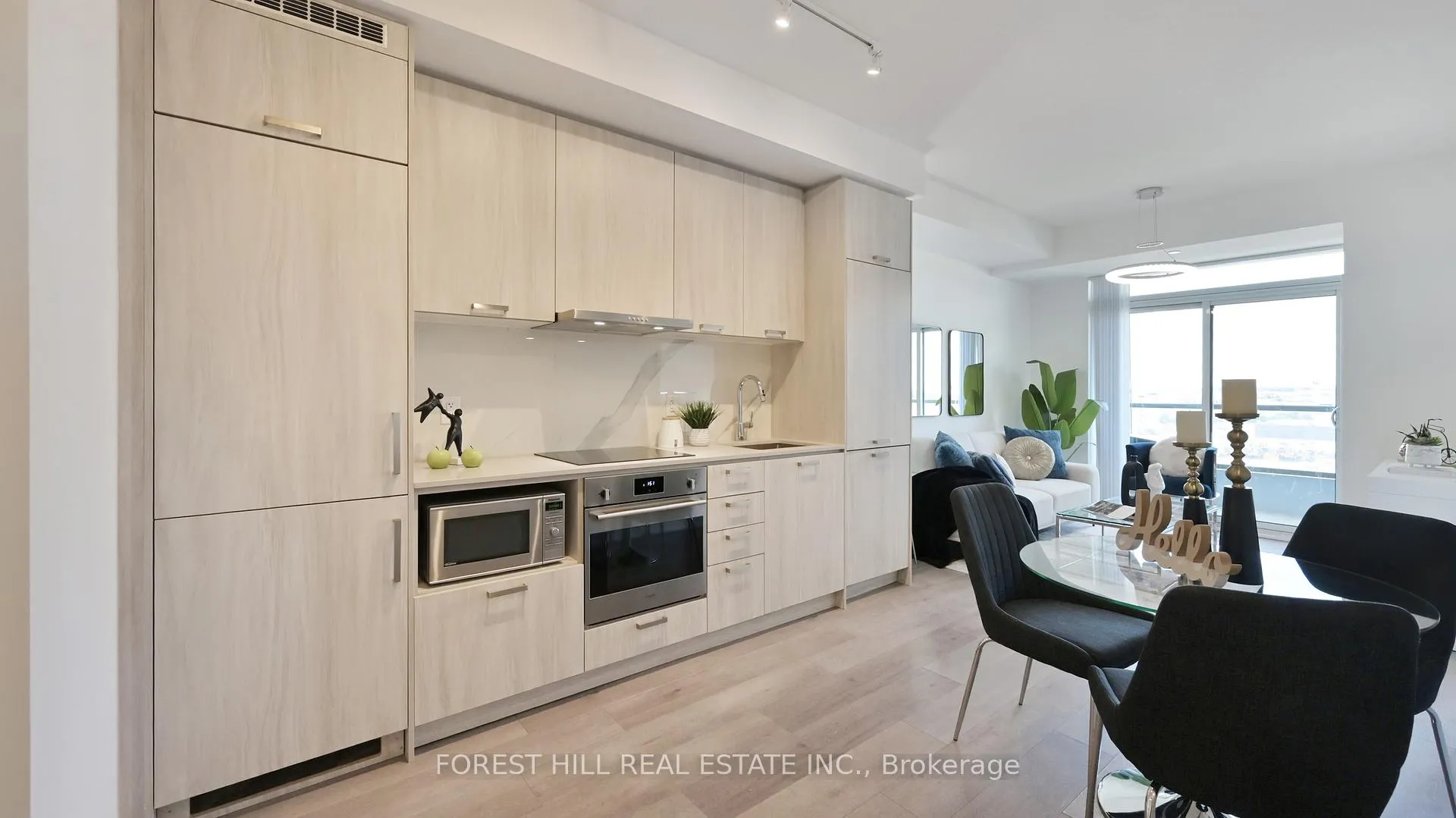 Photo 6 of Unit 818, 38 Honeycrisp Crescent, Vaughan, Vaughan Corporate Centre — HOMEH