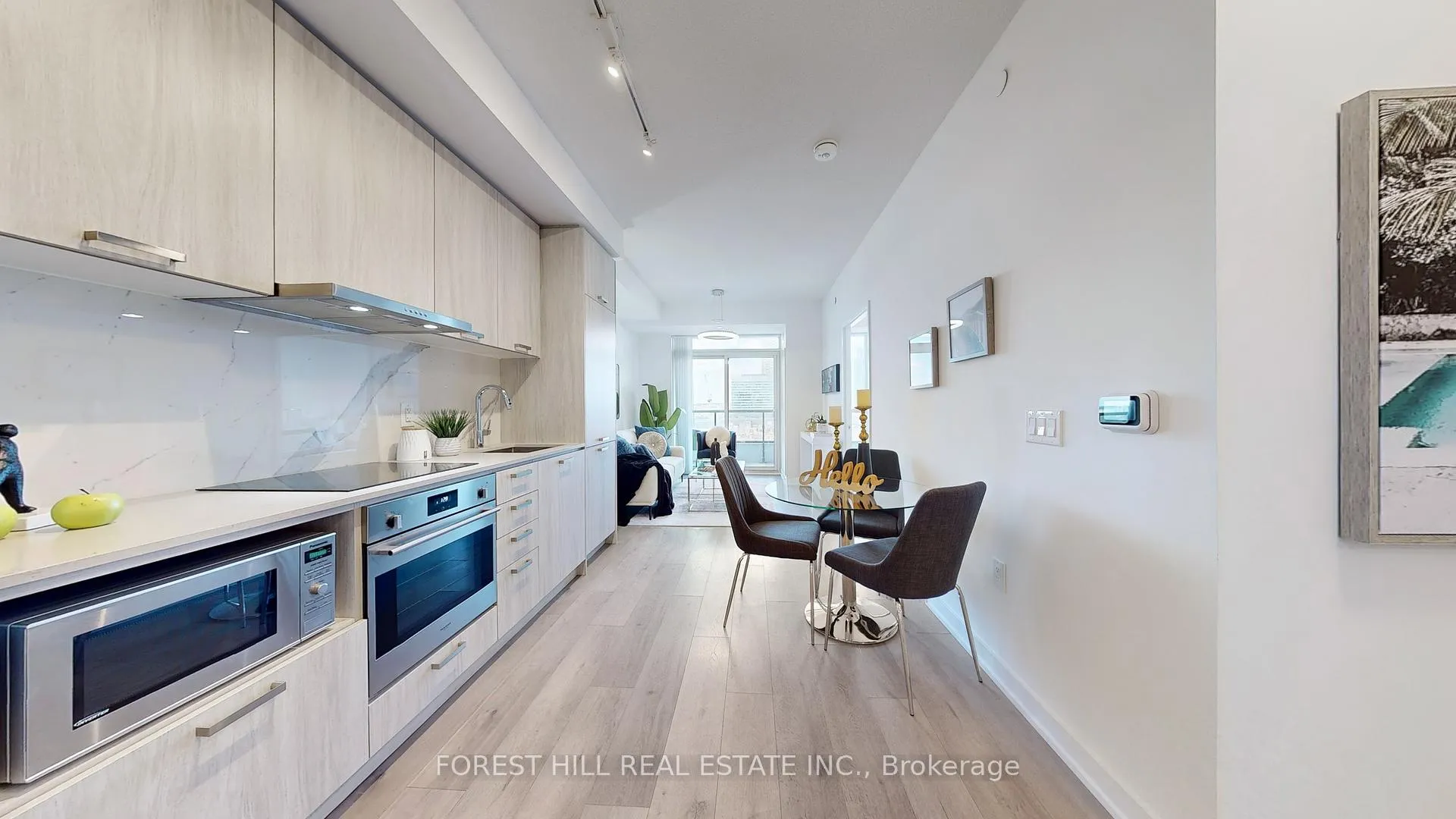 Photo 7 of Unit 818, 38 Honeycrisp Crescent, Vaughan, Vaughan Corporate Centre — HOMEH