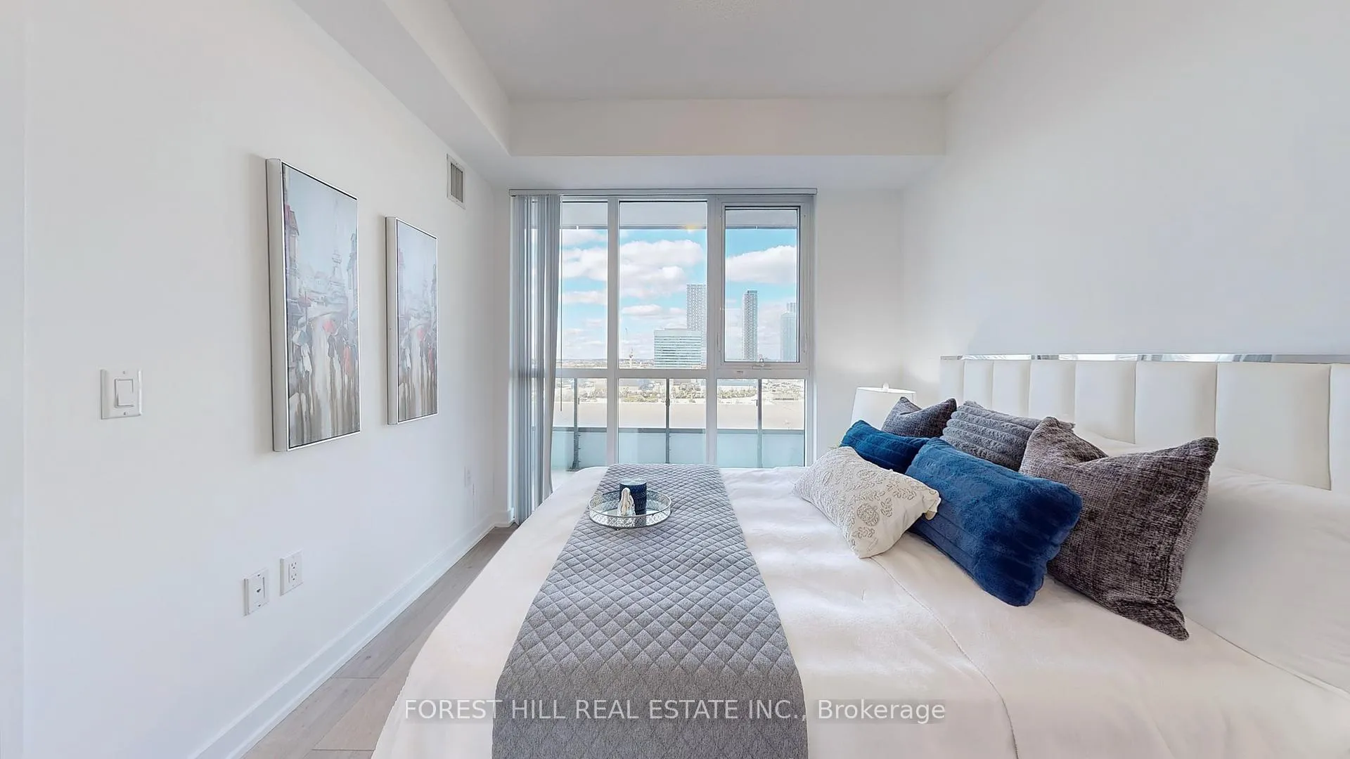 Photo 13 of Unit 818, 38 Honeycrisp Crescent, Vaughan, Vaughan Corporate Centre — HOMEH