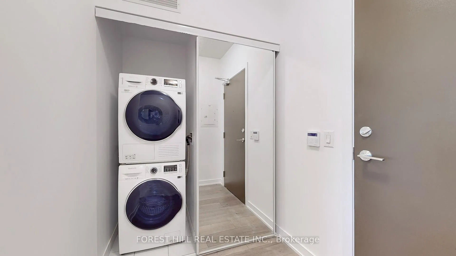 Photo 21 of Unit 818, 38 Honeycrisp Crescent, Vaughan, Vaughan Corporate Centre — HOMEH