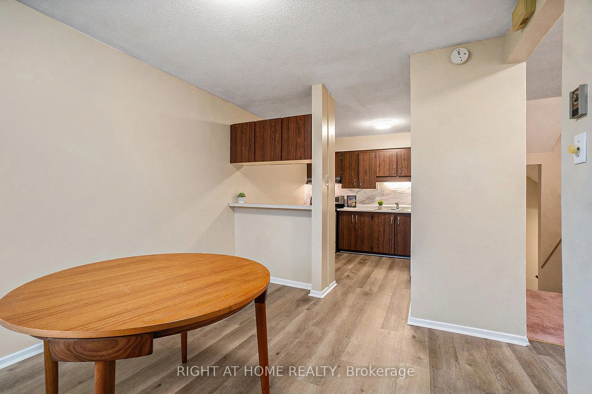 Photo 6 of Unit 59, 2939 Fairlea Crescent, Ottawa, Heron Gate/Industrial Park — HOMEH