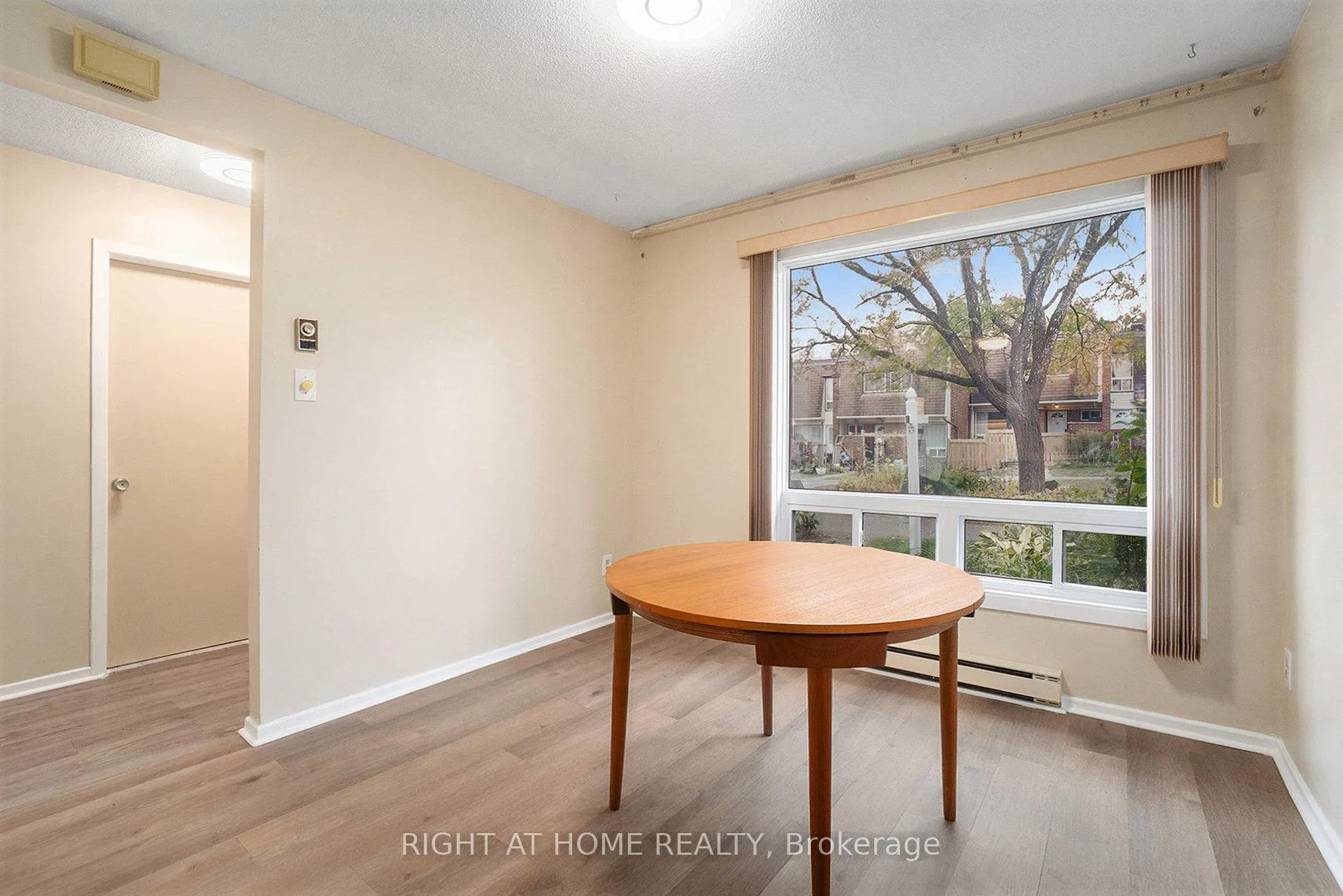 Photo 7 of Unit 59, 2939 Fairlea Crescent, Ottawa, Heron Gate/Industrial Park — HOMEH