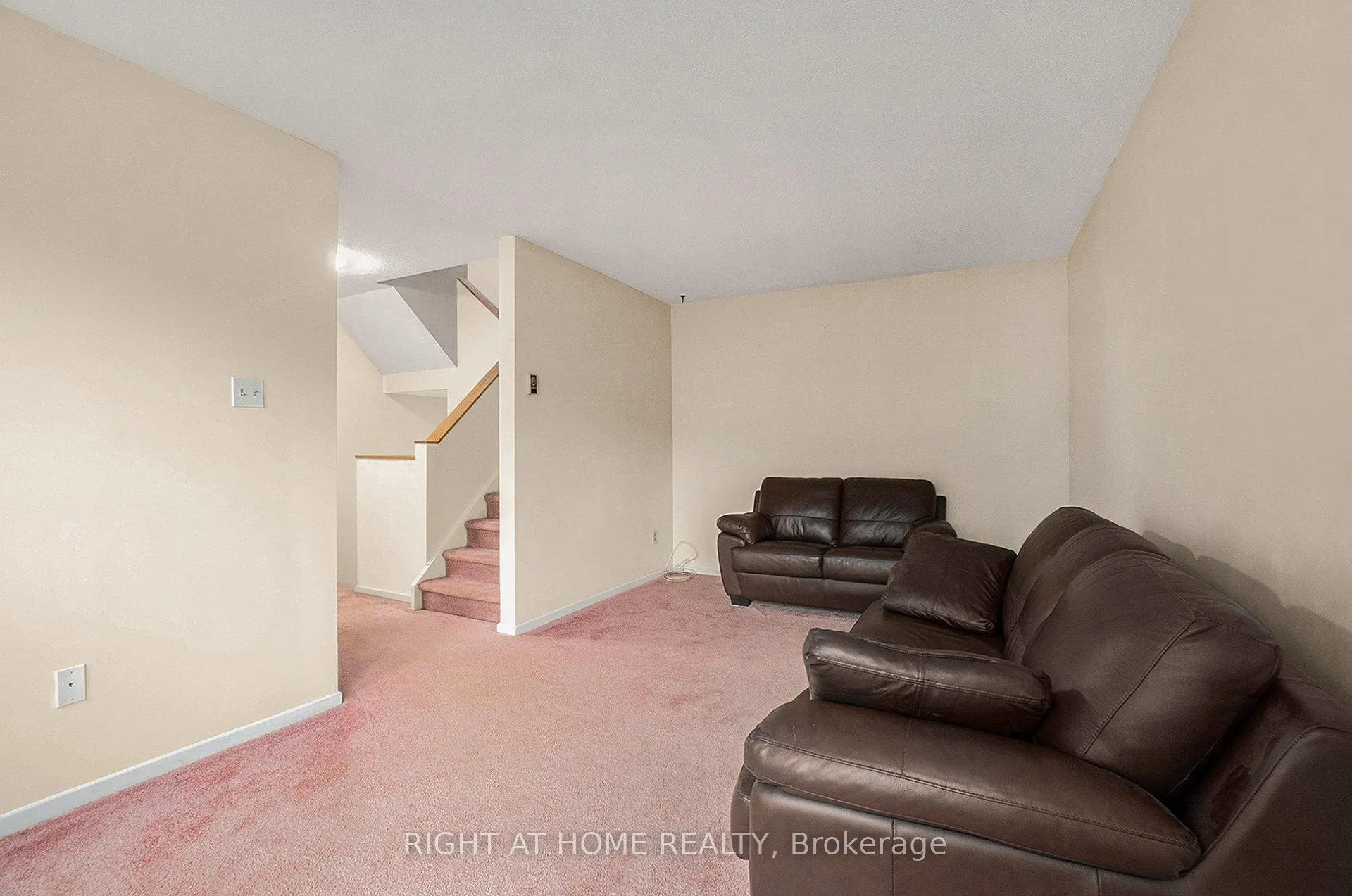 Photo 10 of Unit 59, 2939 Fairlea Crescent, Ottawa, Heron Gate/Industrial Park — HOMEH