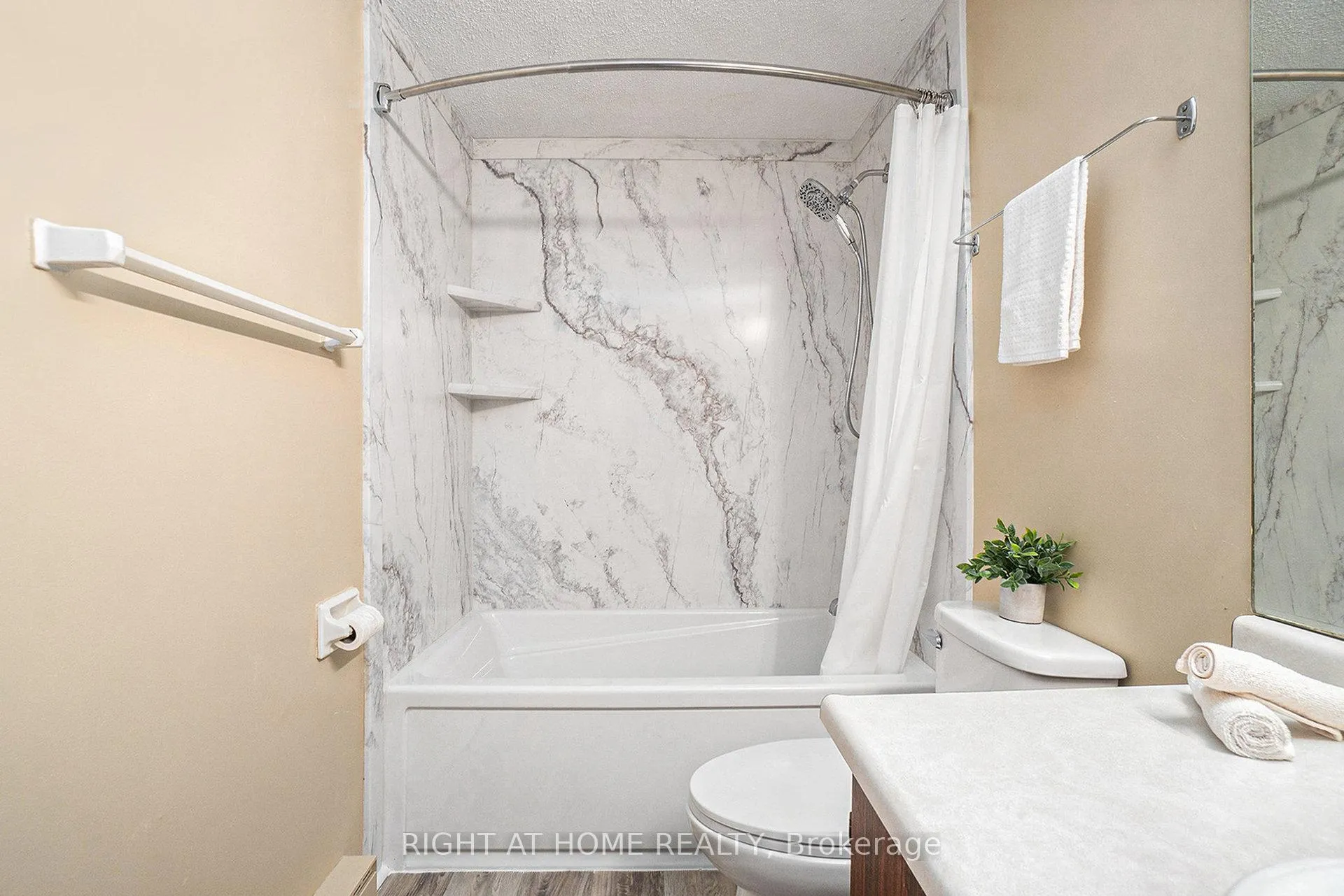 Photo 11 of Unit 59, 2939 Fairlea Crescent, Ottawa, Heron Gate/Industrial Park — HOMEH