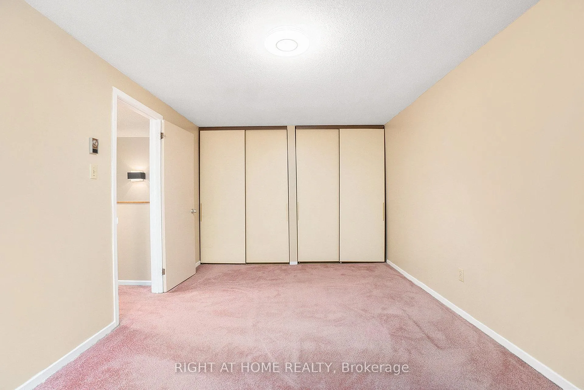 Photo 13 of Unit 59, 2939 Fairlea Crescent, Ottawa, Heron Gate/Industrial Park — HOMEH