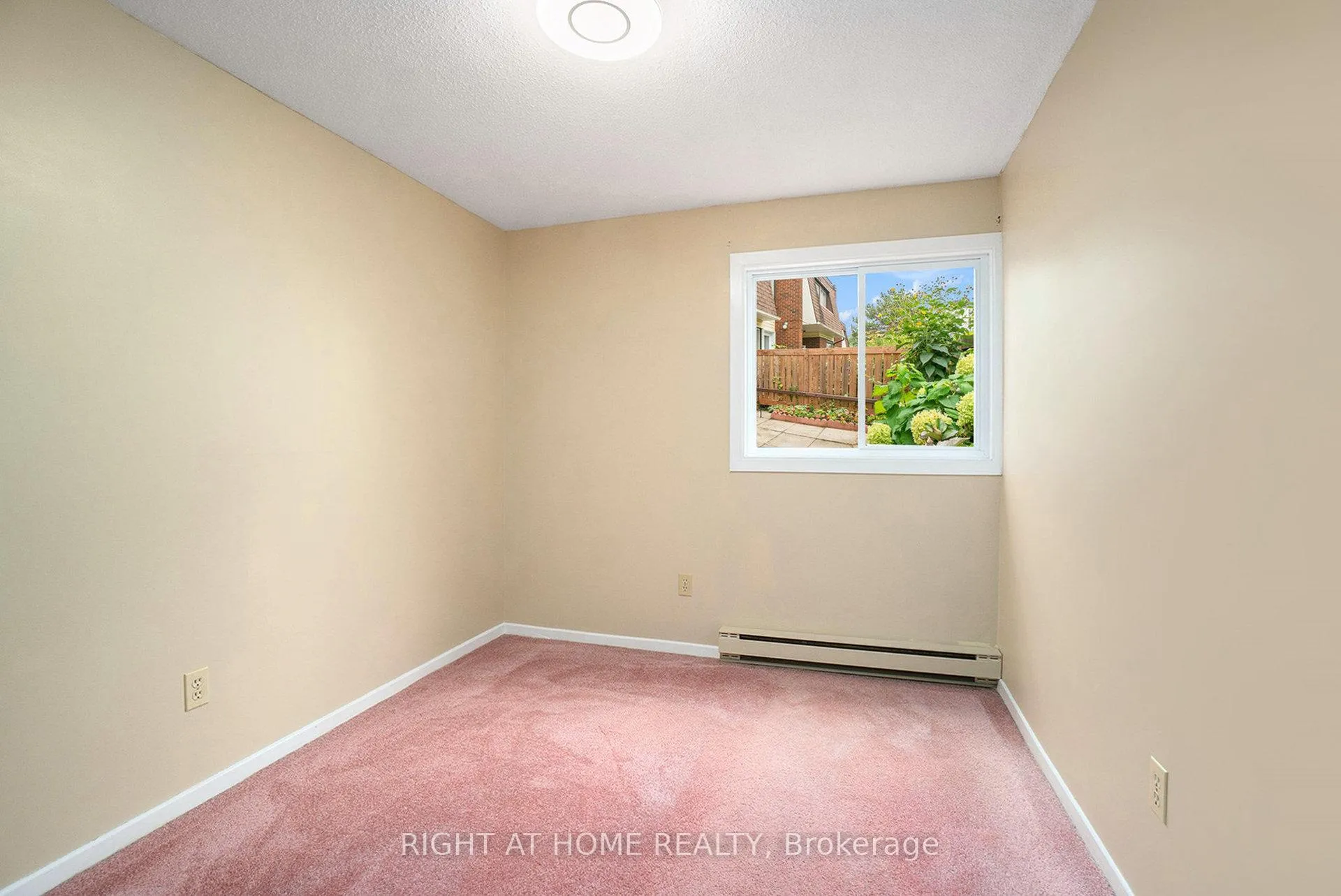 Photo 15 of Unit 59, 2939 Fairlea Crescent, Ottawa, Heron Gate/Industrial Park — HOMEH