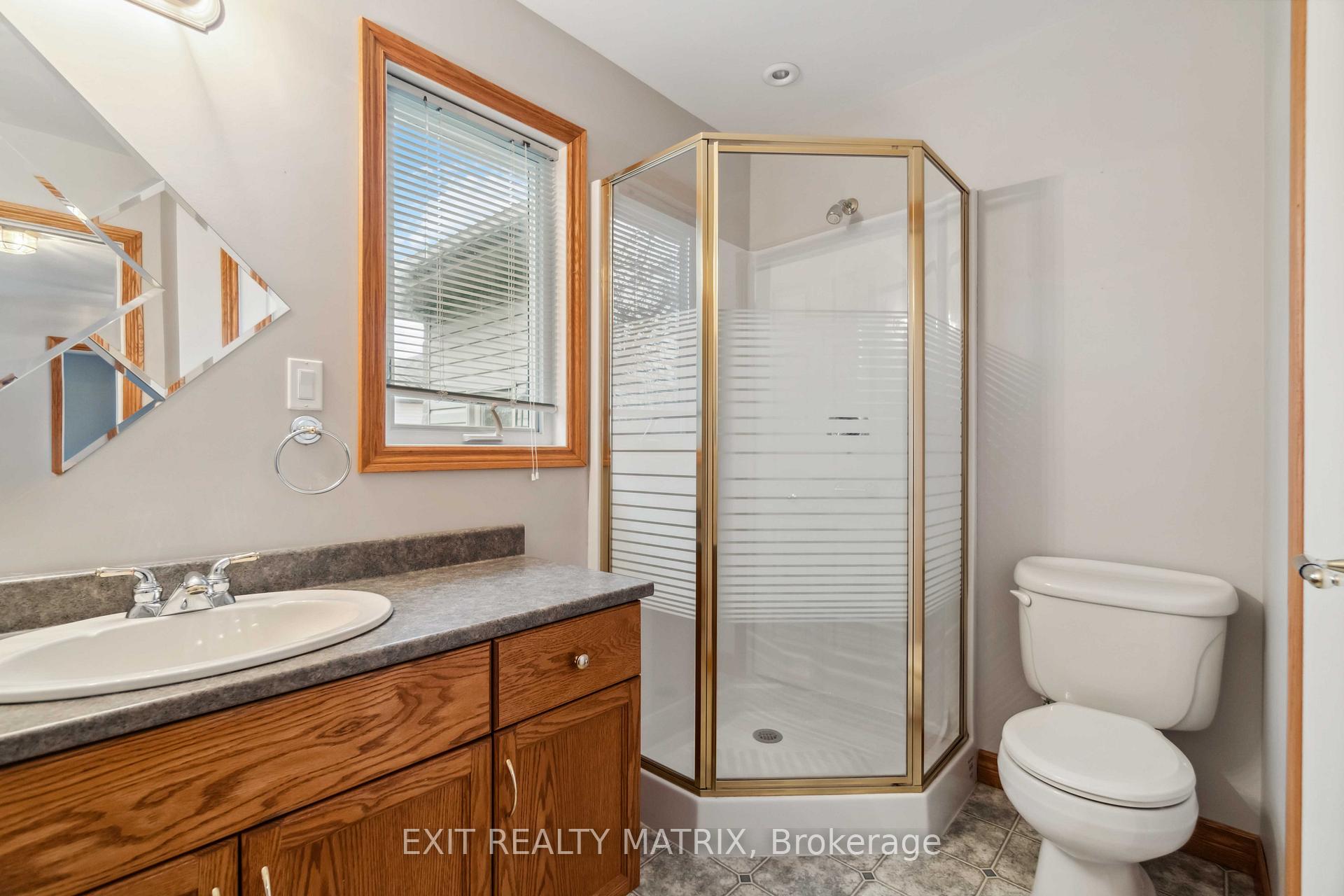 Photo 30 of 145 Garfield Street S, Gananoque — HOMEH