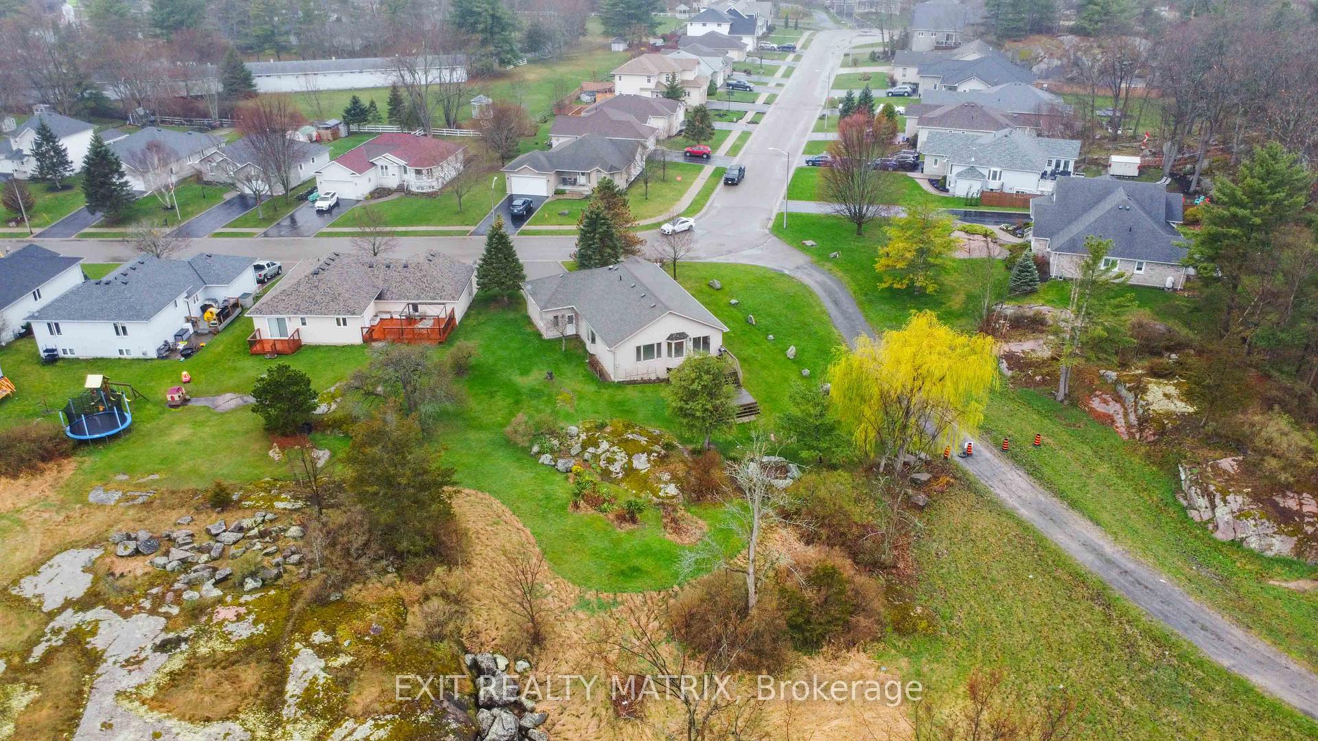 Photo 39 of 145 Garfield Street S, Gananoque — HOMEH