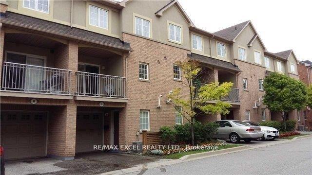 Photo 2 of 8 Legends Way, Markham, Unionville — HOMEH