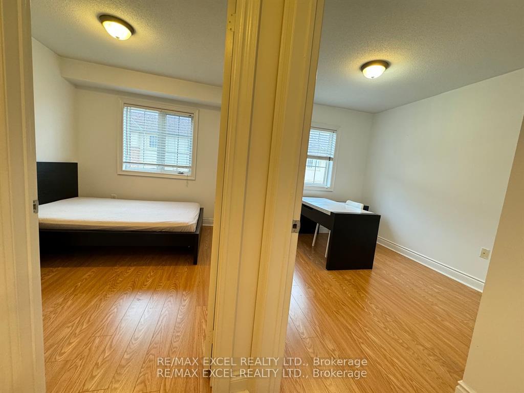 Photo 12 of 8 Legends Way, Markham, Unionville — HOMEH