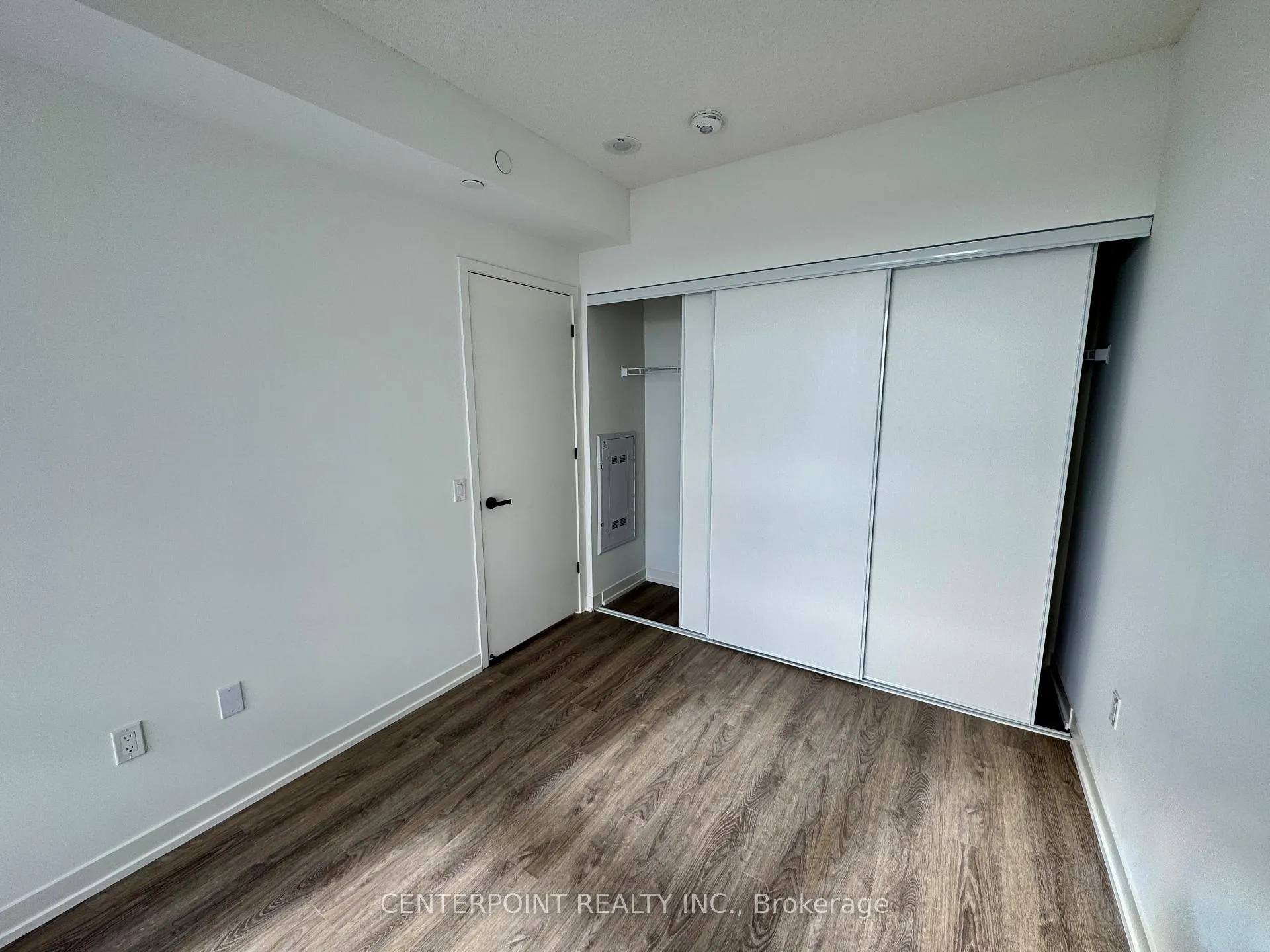 Photo 10 of Unit 810, 8 Interchange Way, Vaughan, Vaughan Corporate Centre — HOMEH