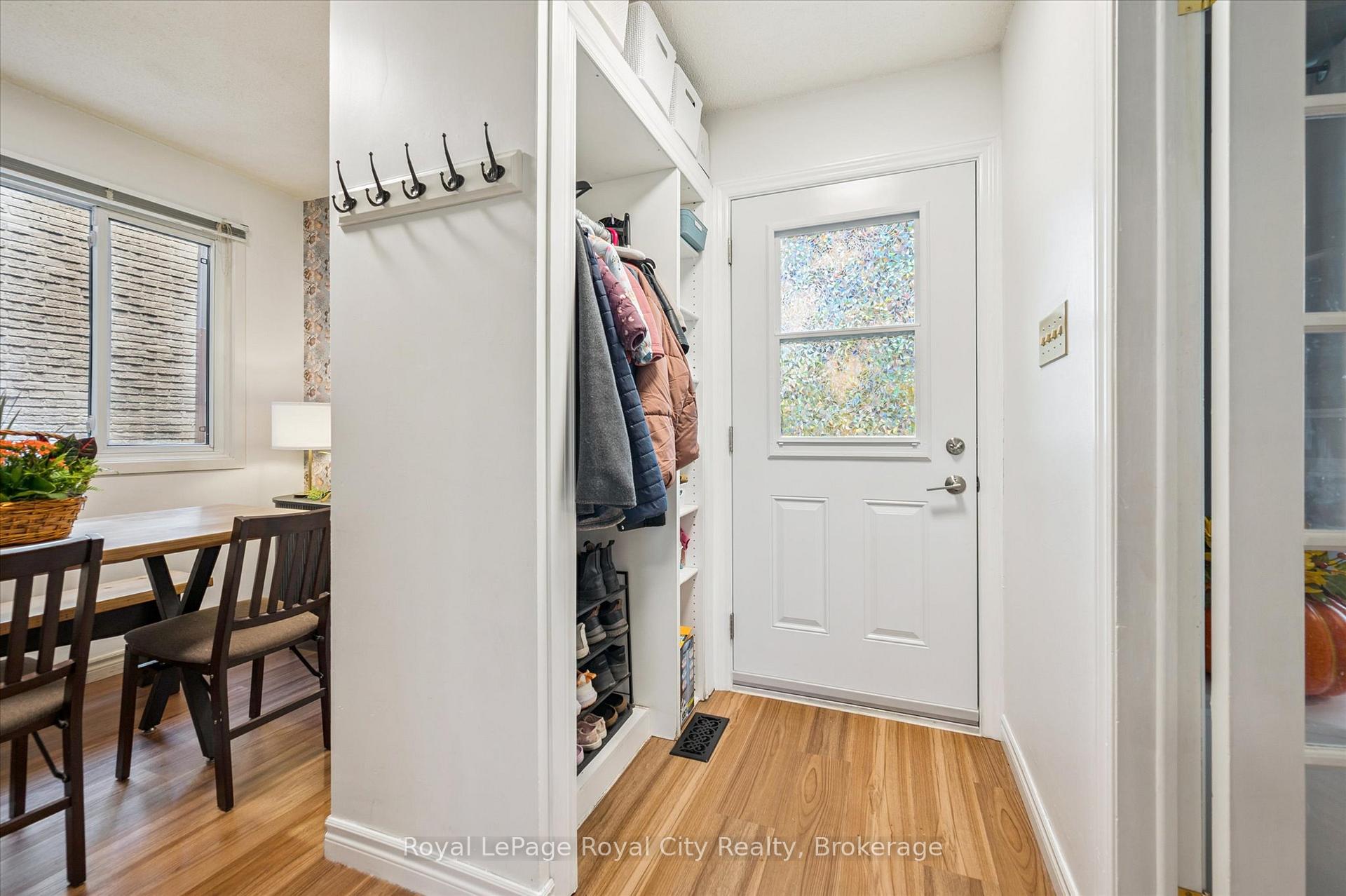 Photo 3 of 406 Scottsdale Drive, Guelph, Dovercliffe Park/Old University — HOMEH