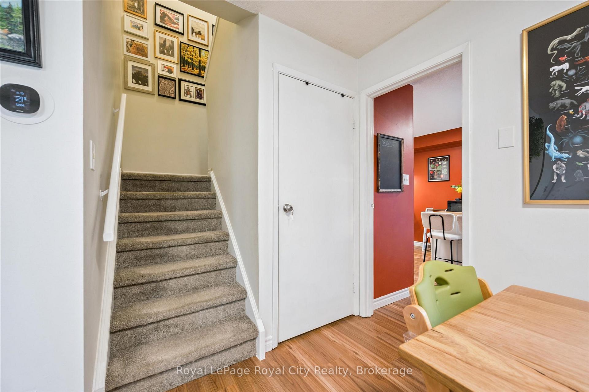 Photo 16 of 406 Scottsdale Drive, Guelph, Dovercliffe Park/Old University — HOMEH