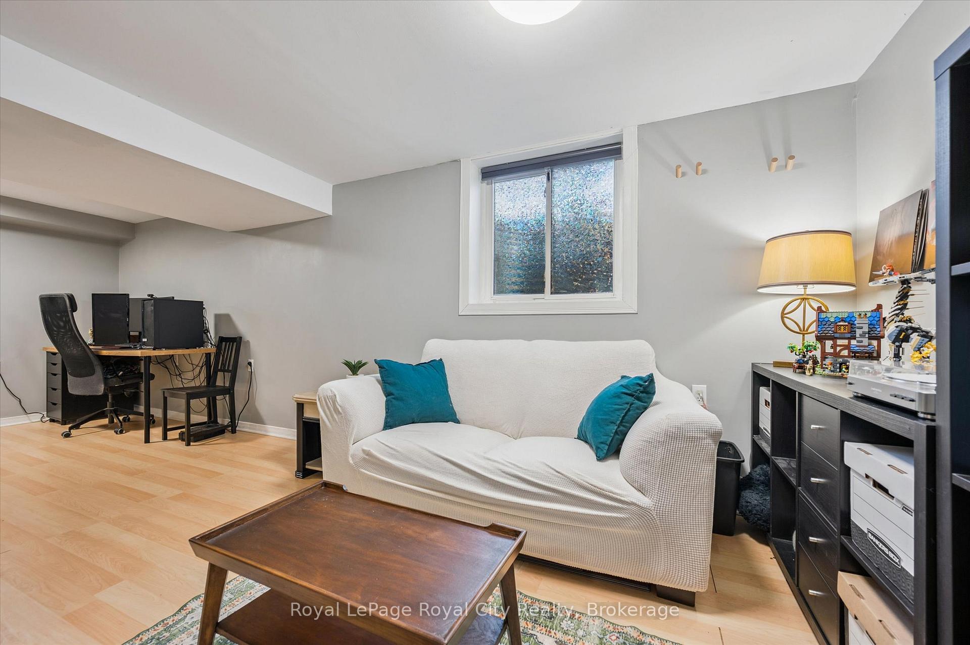 Photo 23 of 406 Scottsdale Drive, Guelph, Dovercliffe Park/Old University — HOMEH