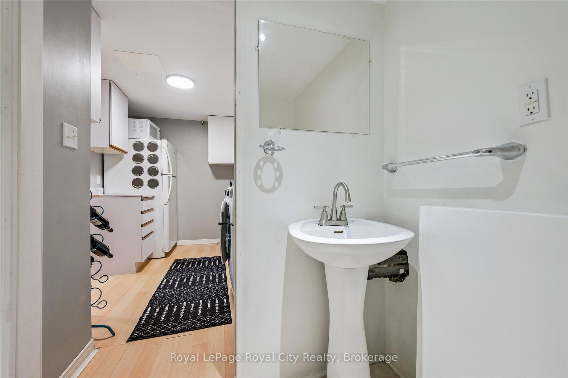 Photo 27 of 406 Scottsdale Drive, Guelph, Dovercliffe Park/Old University — HOMEH