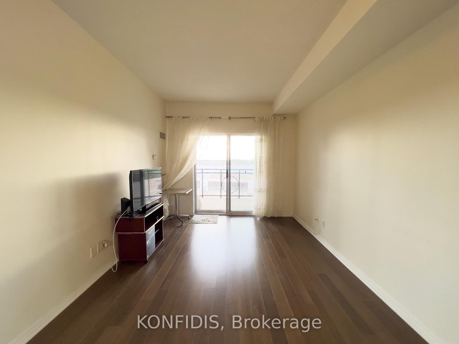 Photo 5 of Unit 702, 8 Maison Parc Court, Vaughan, Lakeview Estates — HOMEH