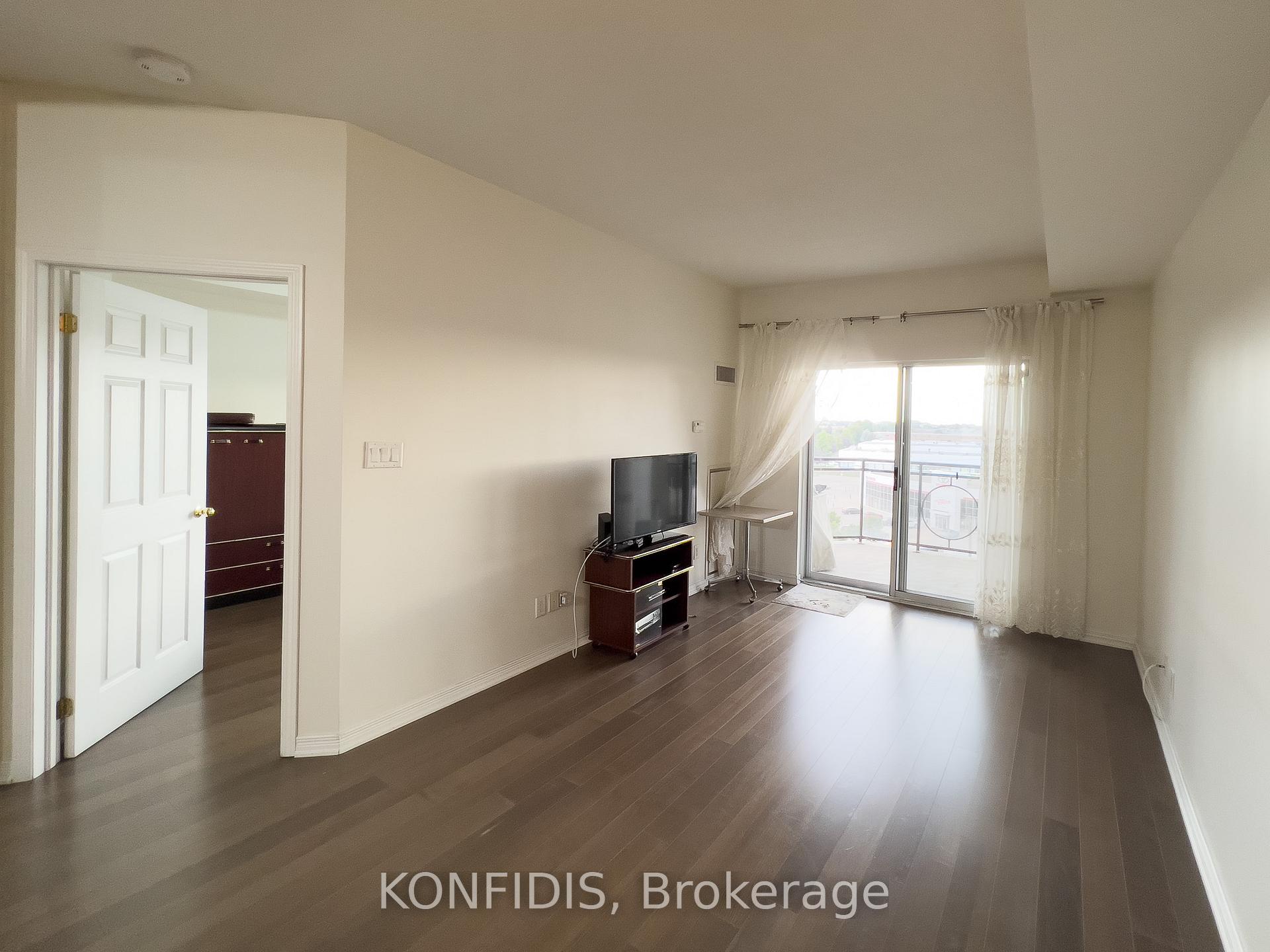 Photo 6 of Unit 702, 8 Maison Parc Court, Vaughan, Lakeview Estates — HOMEH