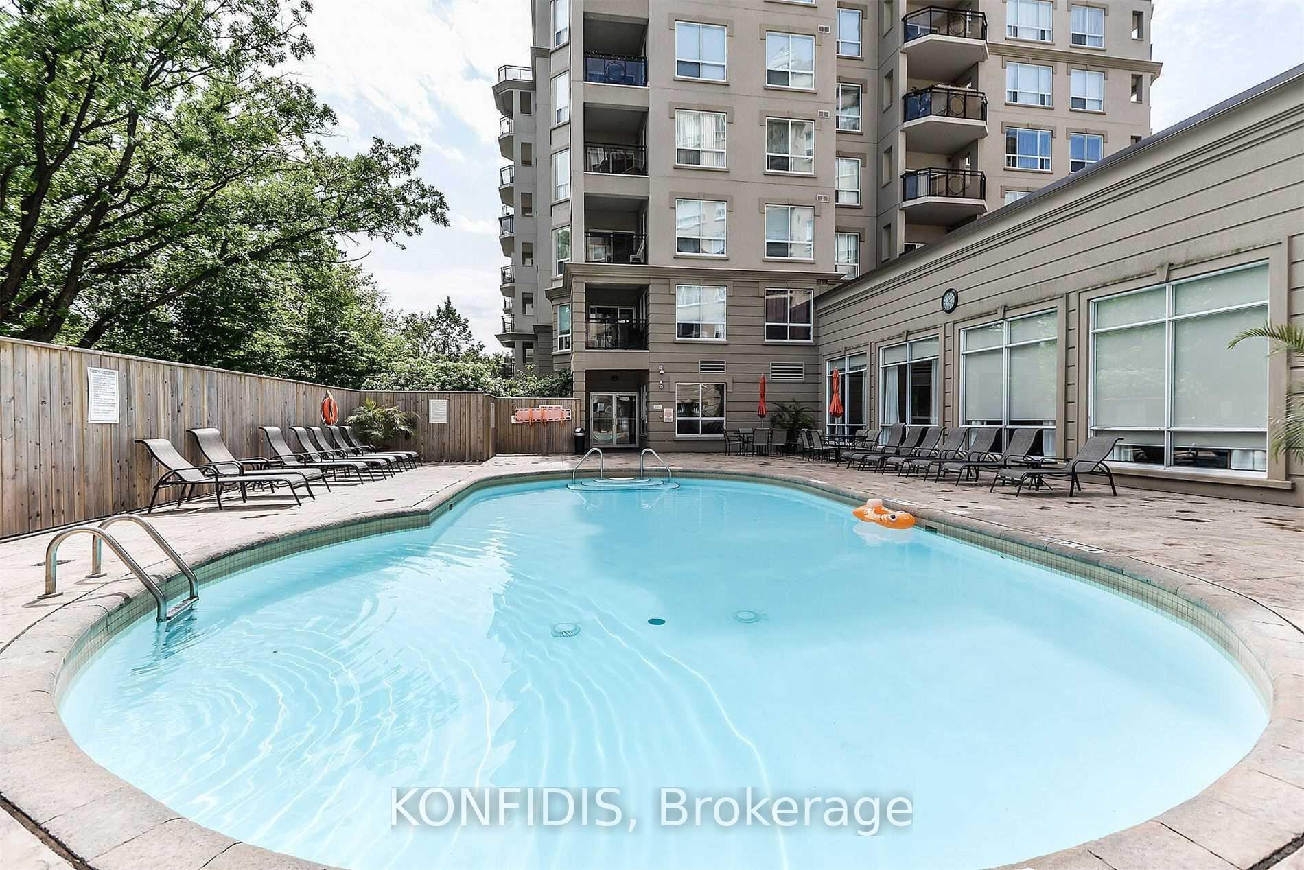 Photo 12 of Unit 702, 8 Maison Parc Court, Vaughan, Lakeview Estates — HOMEH