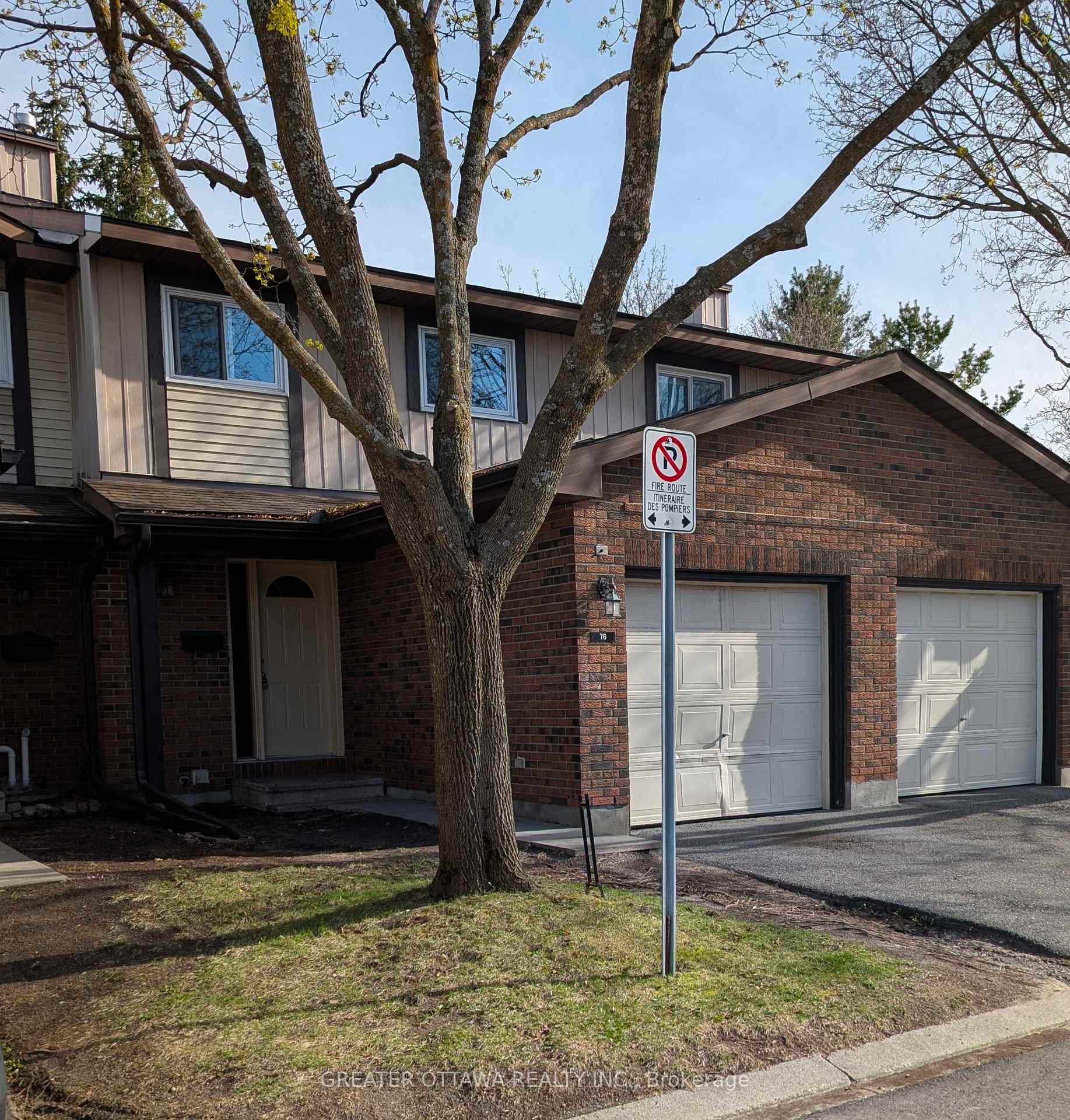 Front of 76 Clarkson Crescent W