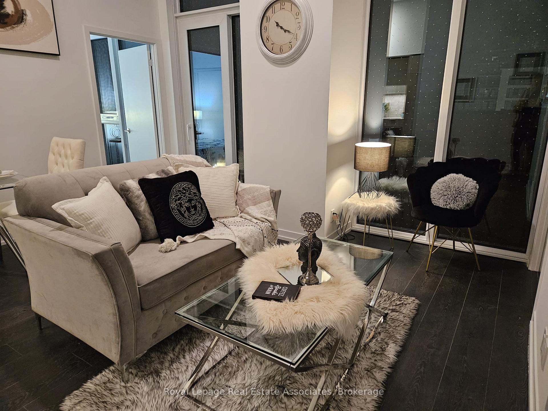 Photo 2 of Unit 211, 2020 Bathurst Street, Toronto, Humewood-Cedarvale — HOMEH