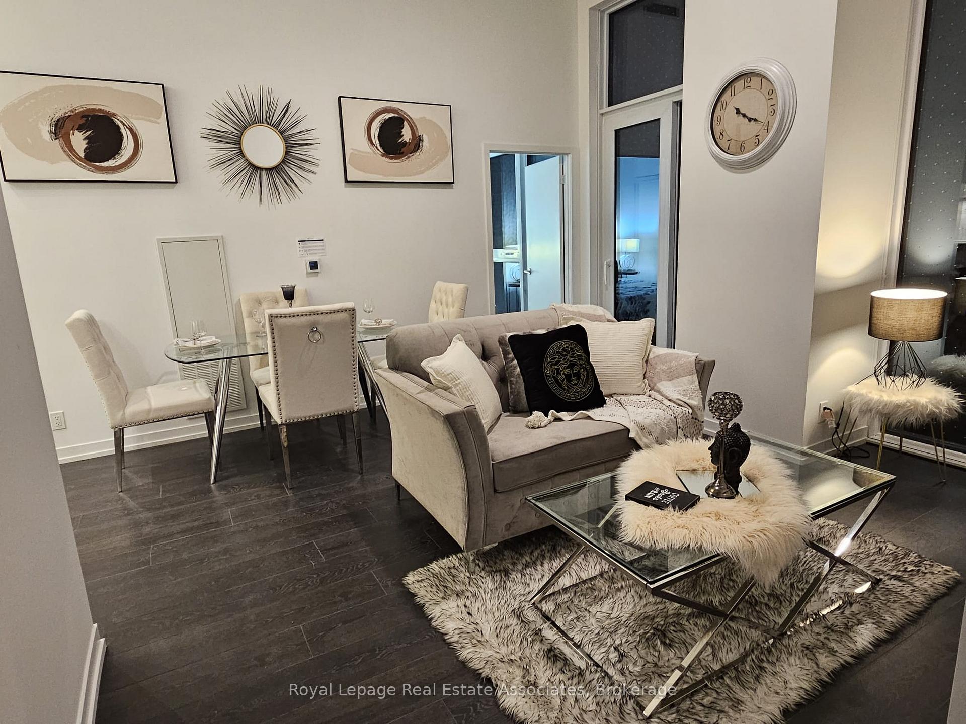 Photo 3 of Unit 211, 2020 Bathurst Street, Toronto, Humewood-Cedarvale — HOMEH
