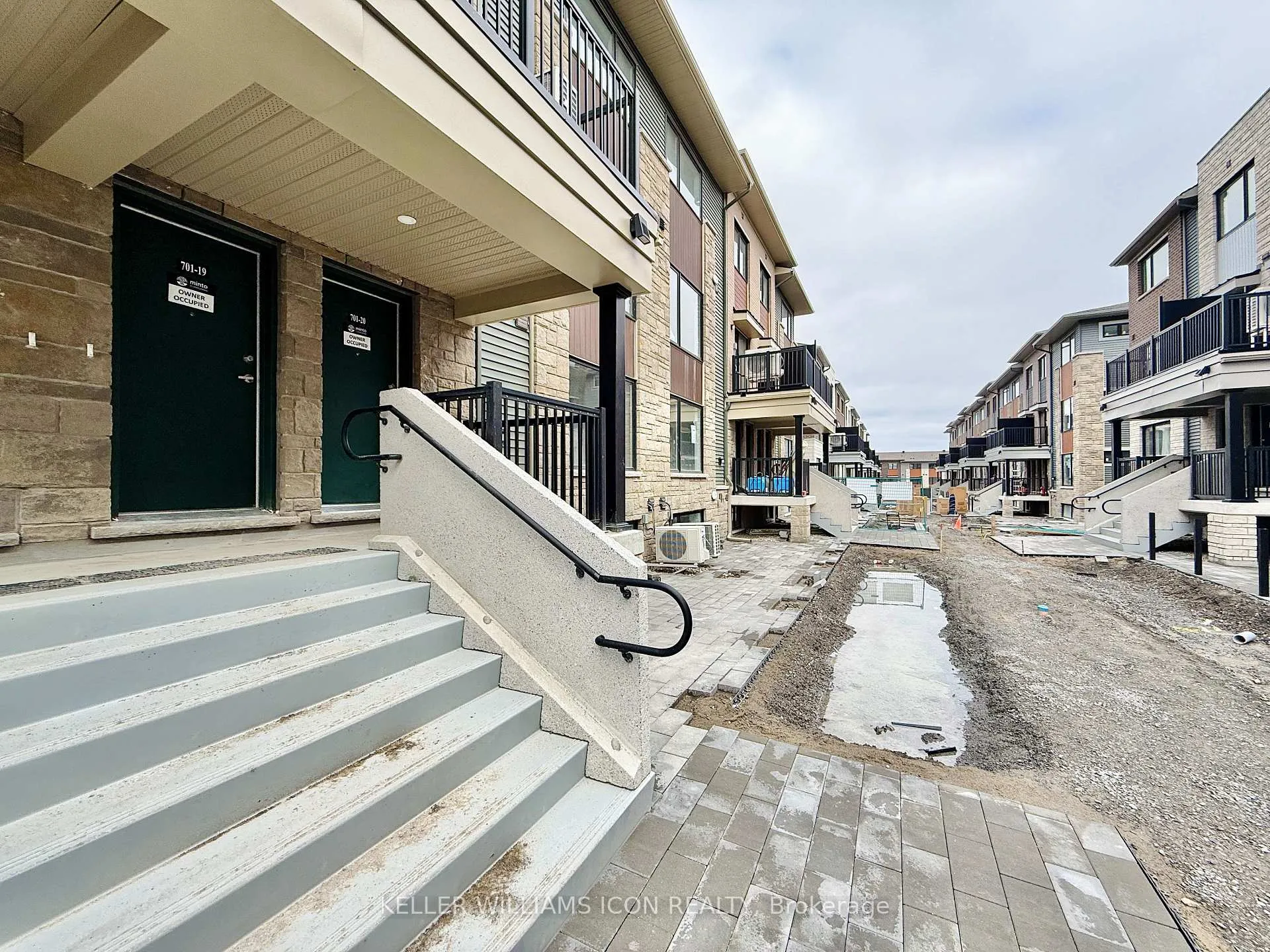 Photo 2 of Unit 19, 701 Glenroy Gilbert Drive, Ottawa, Barrhaven - Strandherd — HOMEH