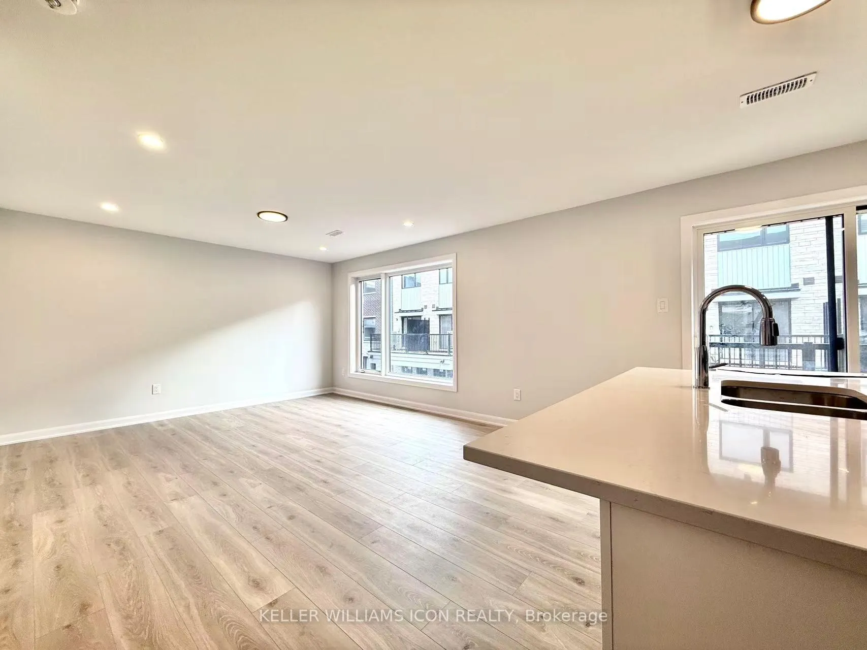 Photo 11 of Unit 19, 701 Glenroy Gilbert Drive, Ottawa, Barrhaven - Strandherd — HOMEH