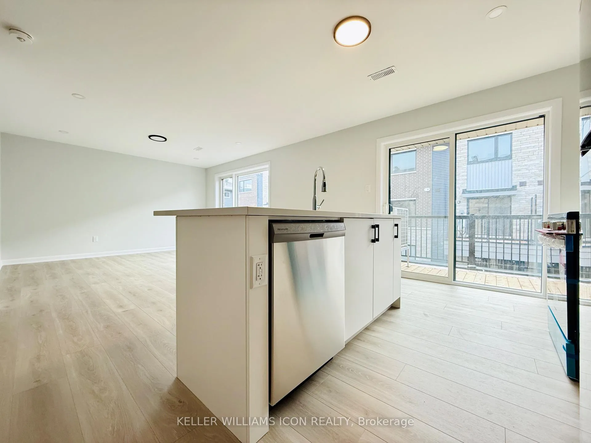 Photo 12 of Unit 19, 701 Glenroy Gilbert Drive, Ottawa, Barrhaven - Strandherd — HOMEH