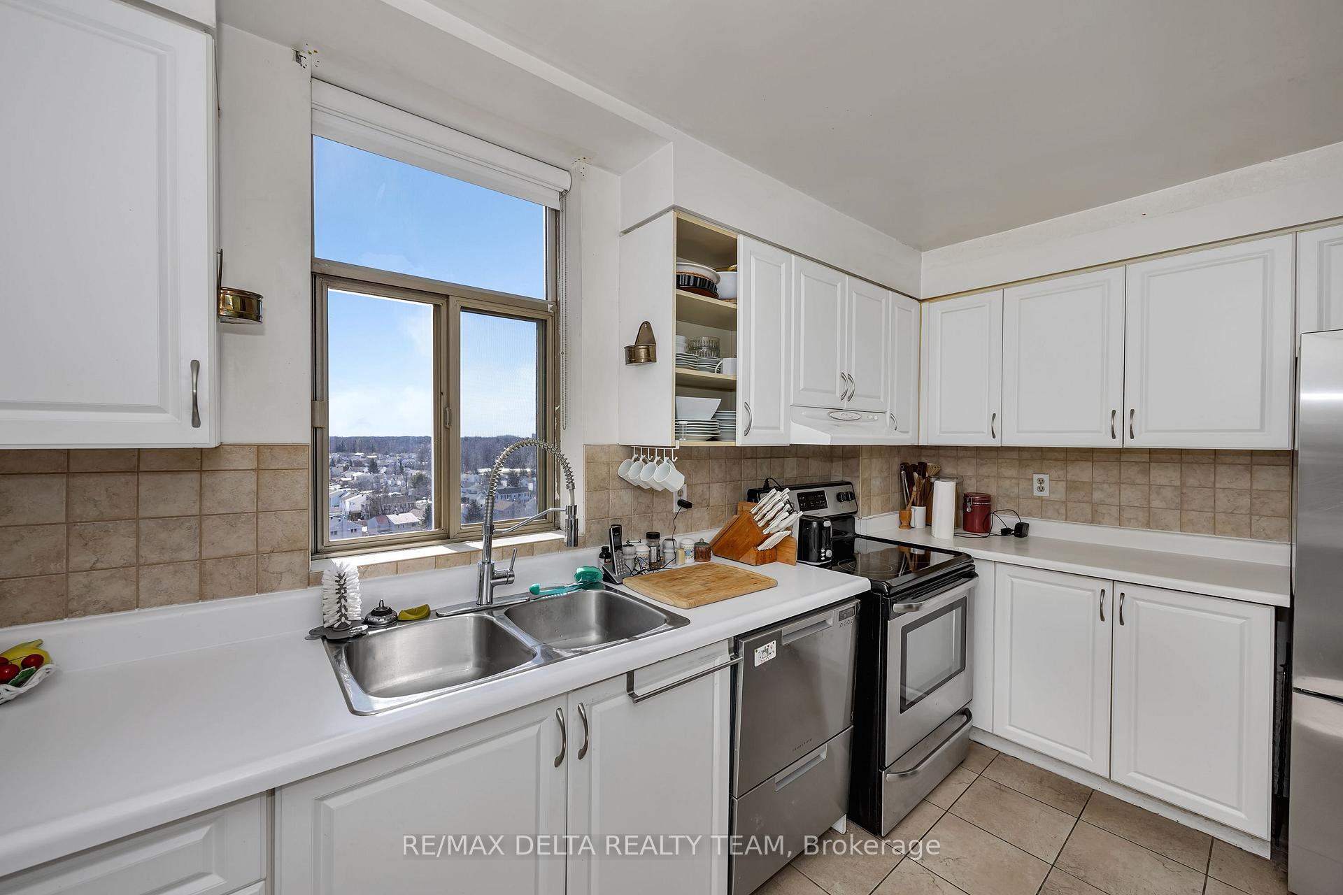 Photo 16 of Unit 1203, 2759 Carousel Crescent, Ottawa, Emerald Woods/Sawmill Creek — HOMEH