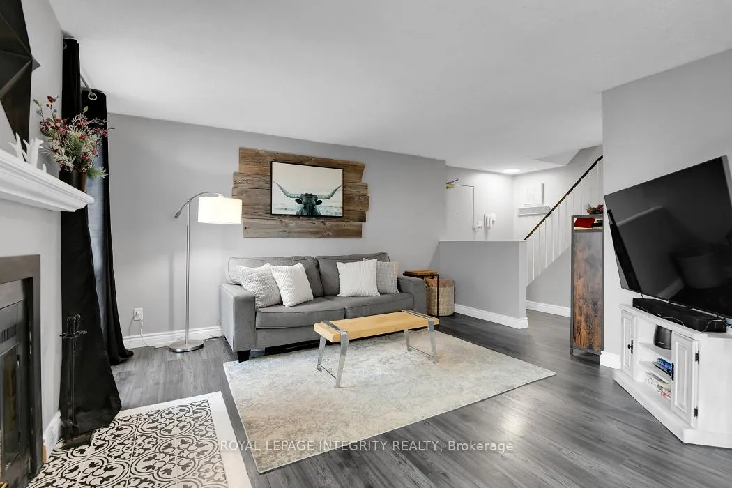 Photo 5 of Unit #6, 20 Sweetbriar Circle, Ottawa, Barrhaven - Pheasant Run — HOMEH