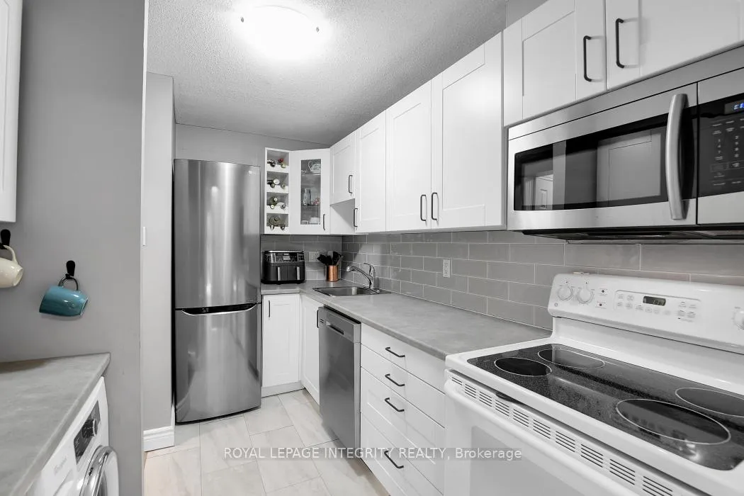 Photo 10 of Unit #6, 20 Sweetbriar Circle, Ottawa, Barrhaven - Pheasant Run — HOMEH