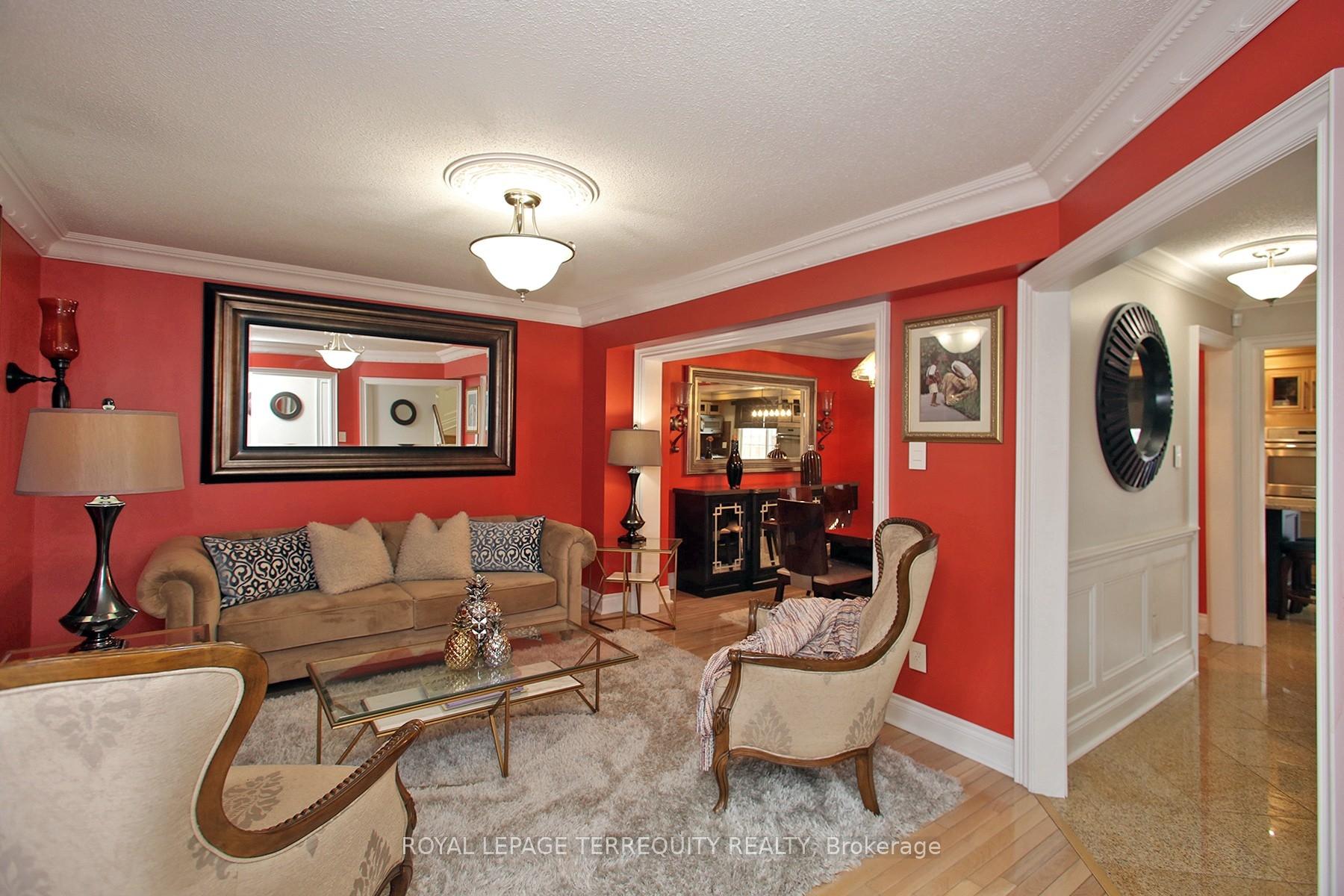 Photo 6 of 40 Large Crescent, Ajax, Central — HOMEH
