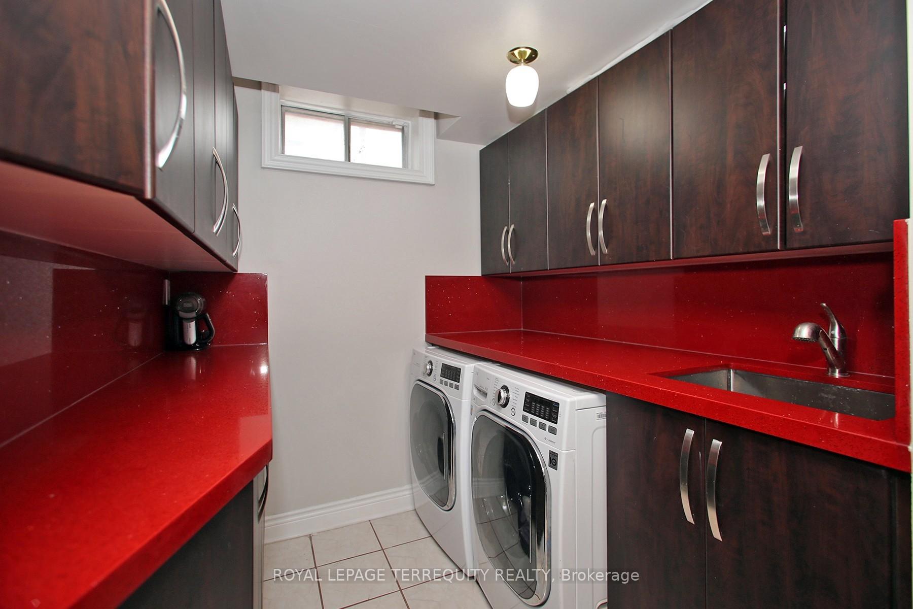 Photo 30 of 40 Large Crescent, Ajax, Central — HOMEH