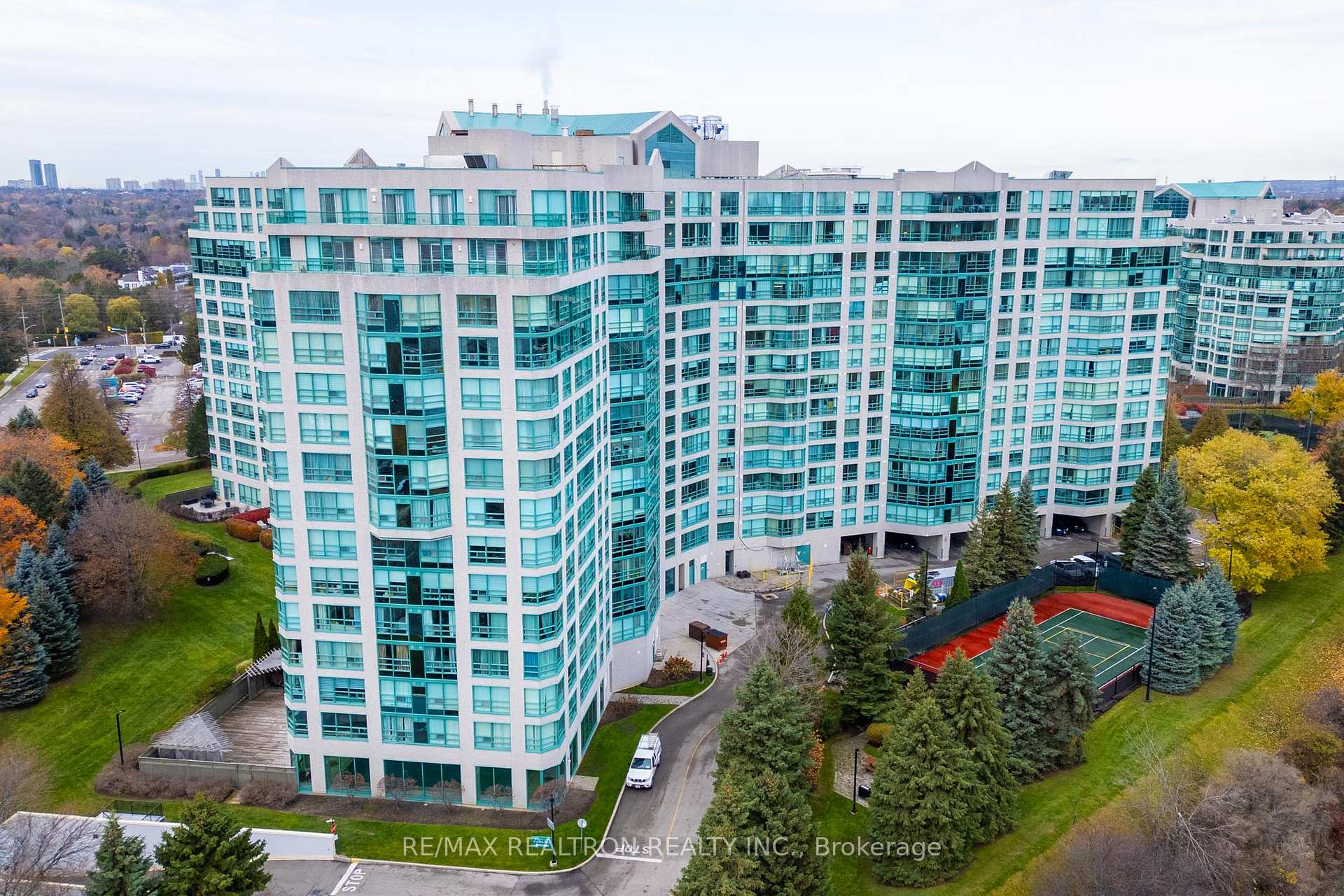 Photo 2 of Unit 411, 7825 Bayview Avenue, Markham, Aileen-Willowbrook — HOMEH