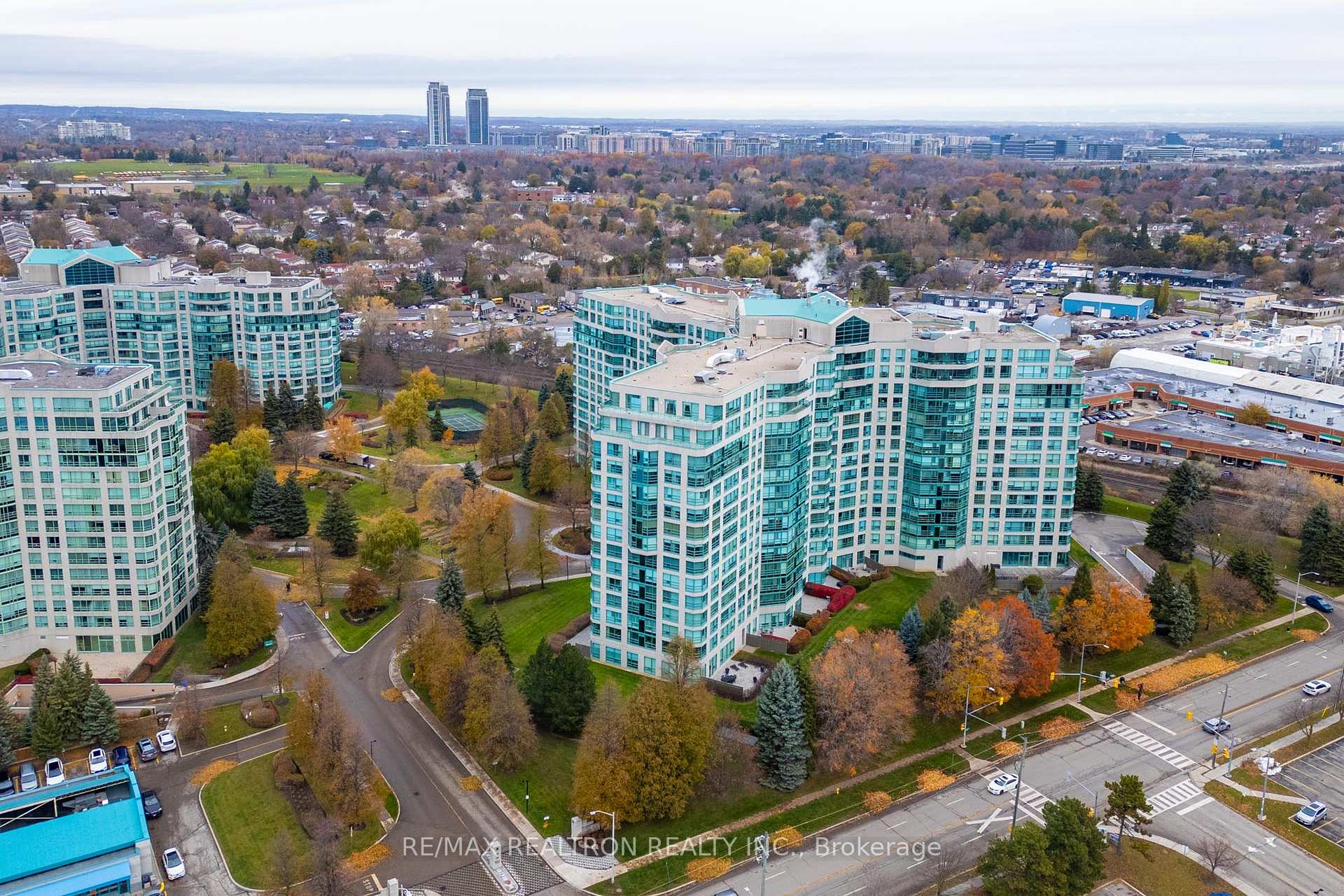 Photo 3 of Unit 411, 7825 Bayview Avenue, Markham, Aileen-Willowbrook — HOMEH
