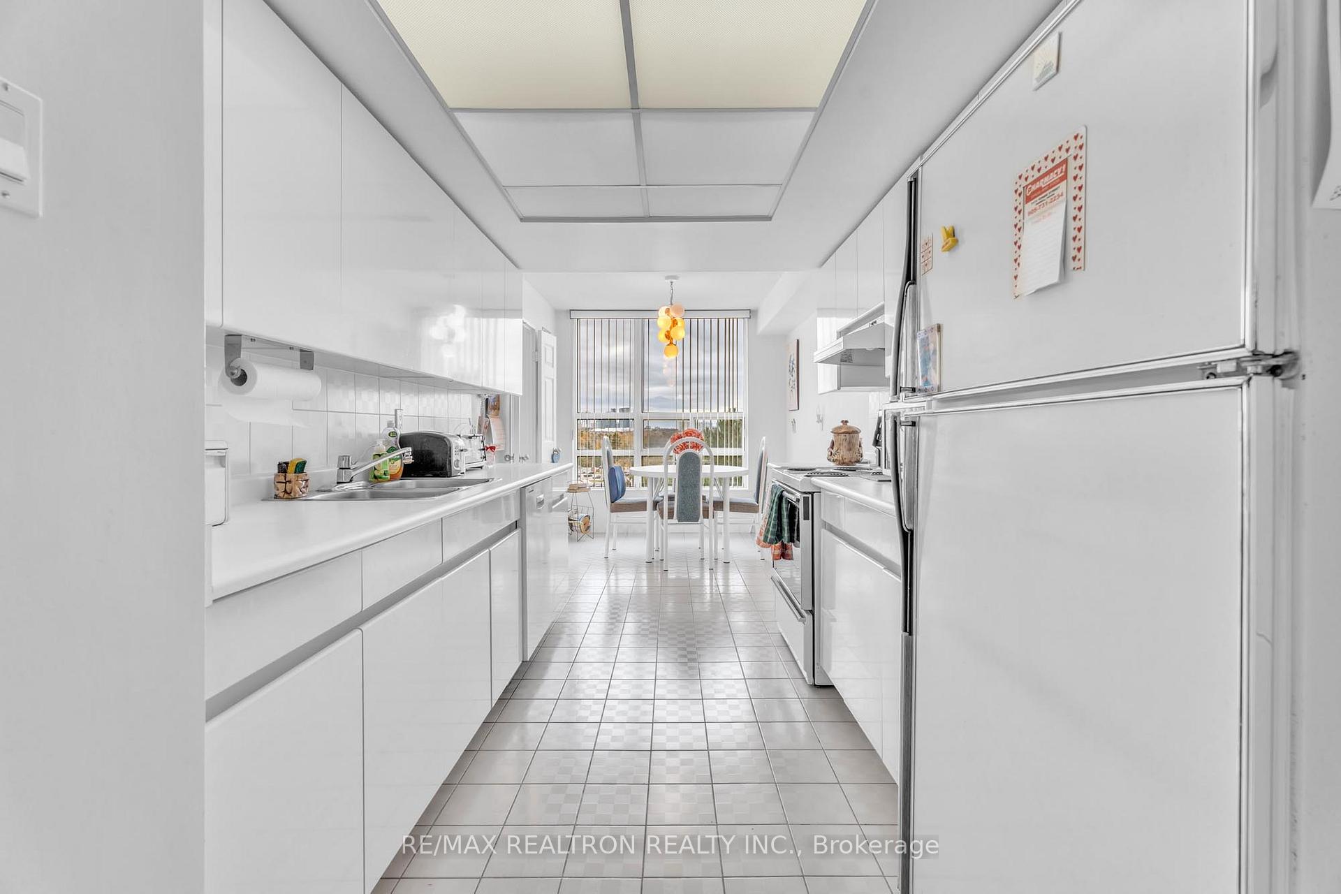 Photo 8 of Unit 411, 7825 Bayview Avenue, Markham, Aileen-Willowbrook — HOMEH