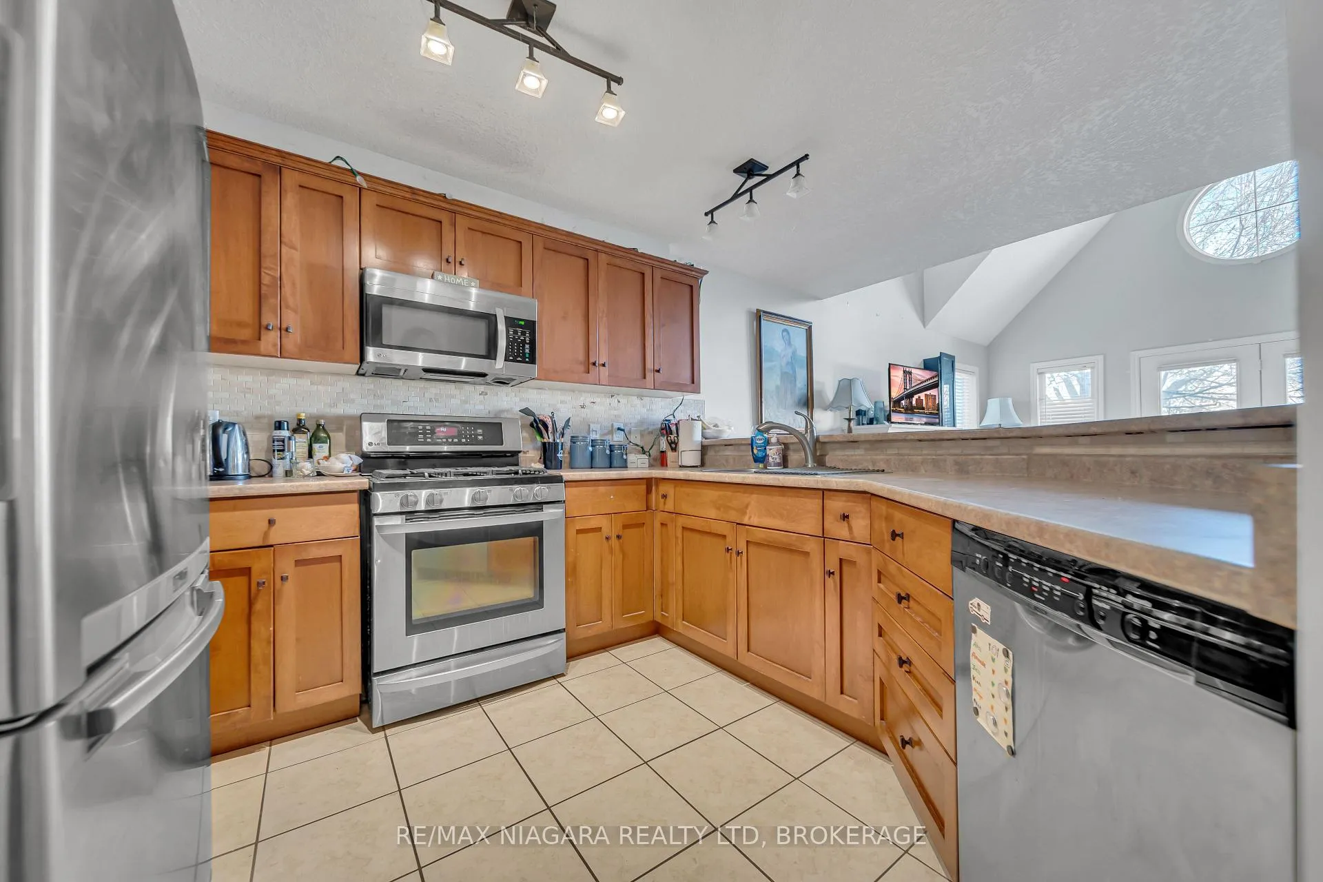 Photo 11 of Unit 81, 165 Terraview Crescent, Guelph, Kortright West — HOMEH