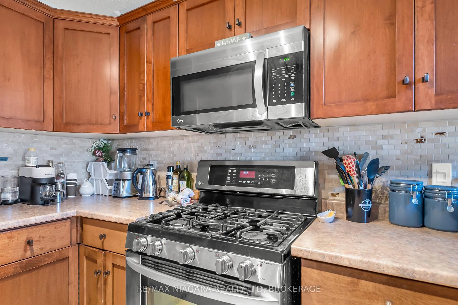 Photo 12 of Unit 81, 165 Terraview Crescent, Guelph, Kortright West — HOMEH