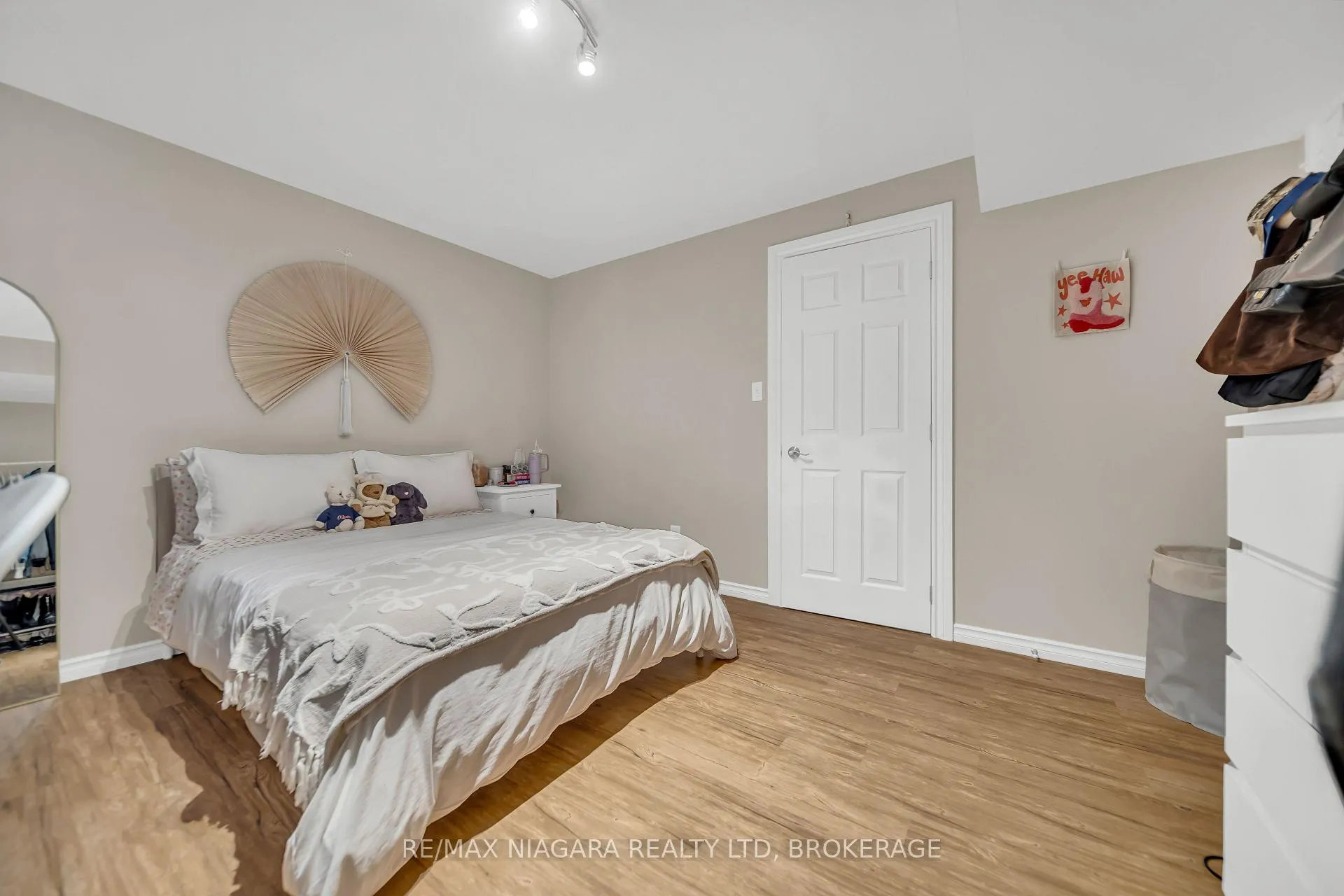 Photo 33 of Unit 81, 165 Terraview Crescent, Guelph, Kortright West — HOMEH
