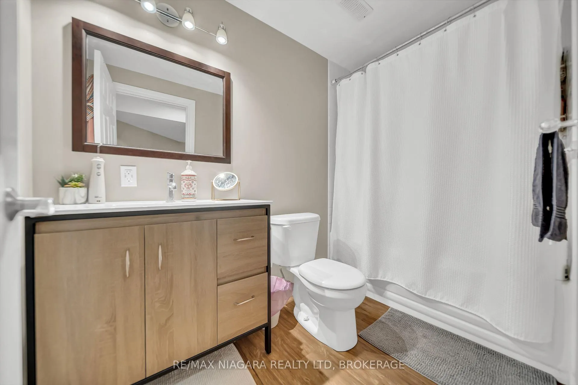 Photo 34 of Unit 81, 165 Terraview Crescent, Guelph, Kortright West — HOMEH