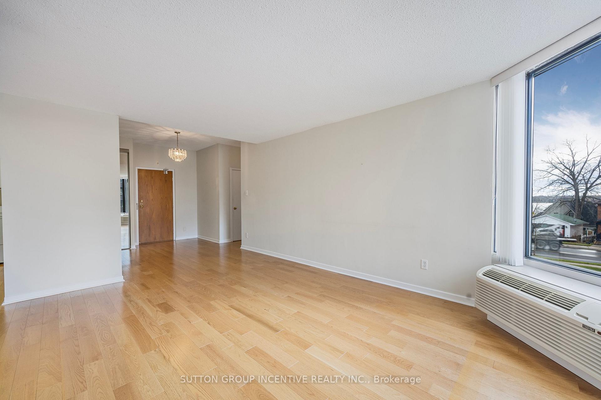 Photo 9 of Unit 104, 181 Collier Street, Barrie, North Shore — HOMEH