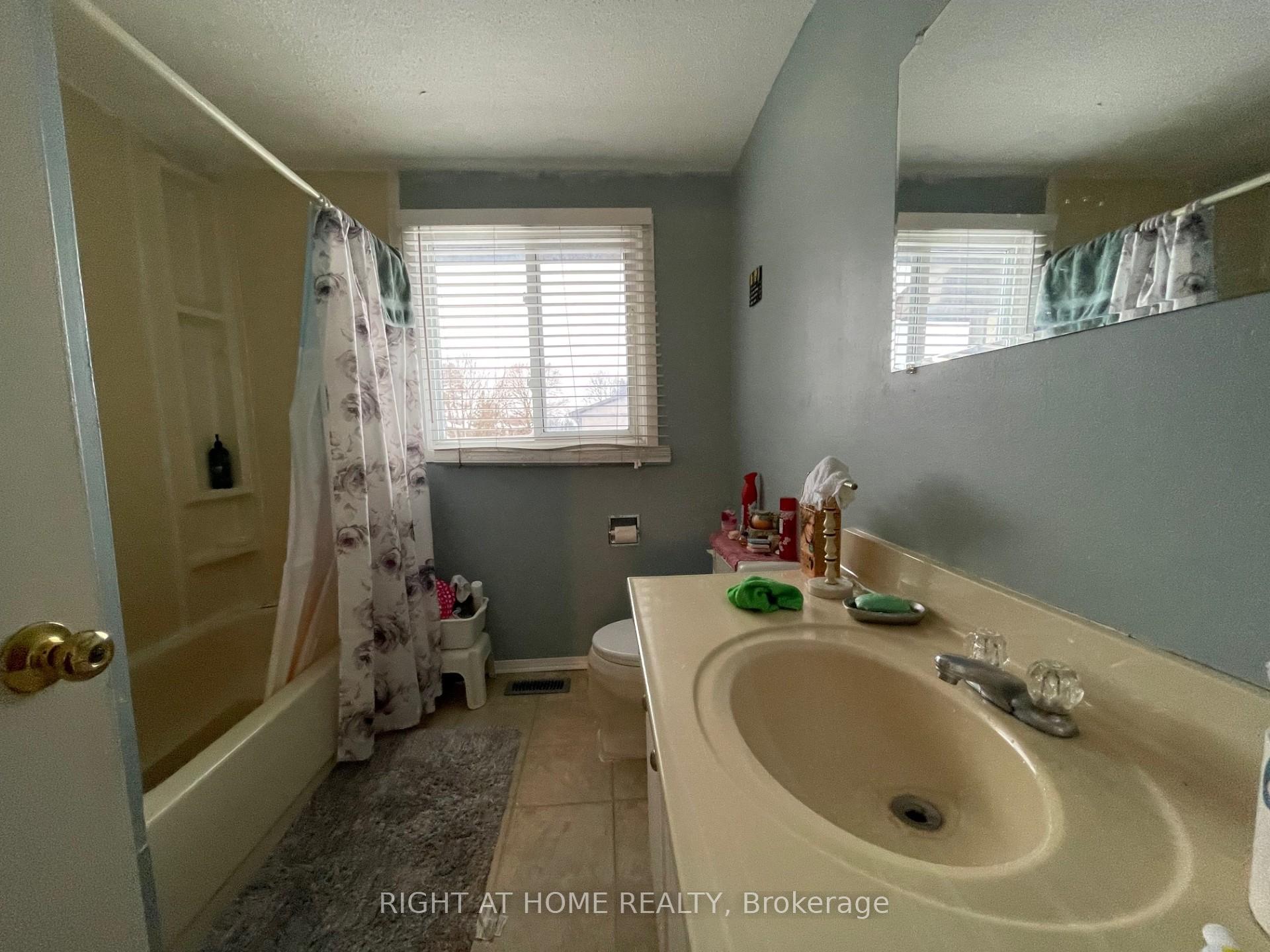 Photo 5 of Unit 52, 125 Pickford Drive, Ottawa, Kanata - Katimavik — HOMEH